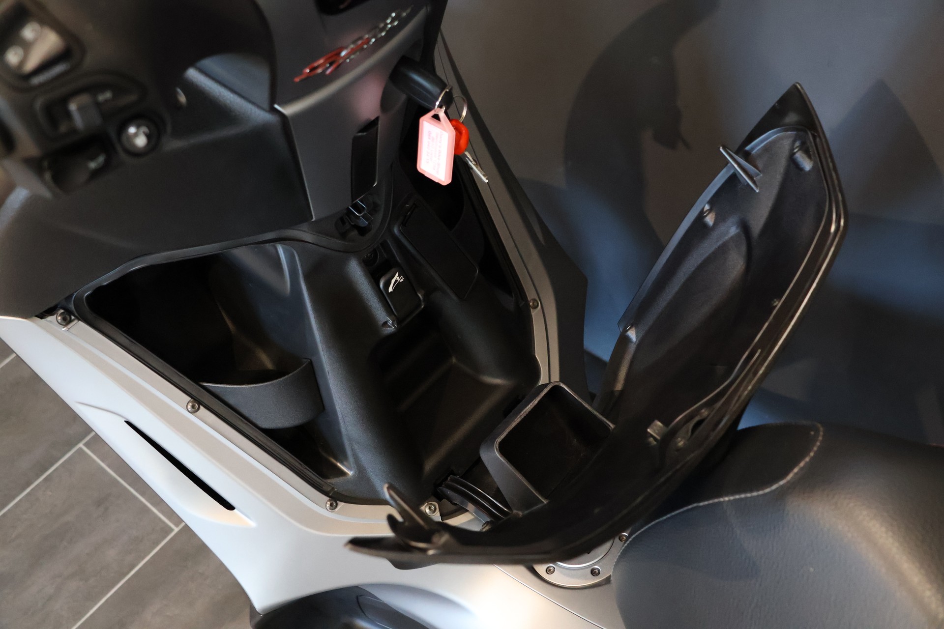 PIAGGIO Beverly 350 i.e. ABS-image-8