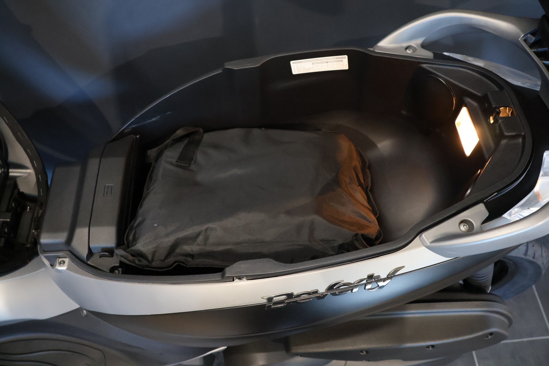 PIAGGIO Beverly 350 i.e. ABS-image-6