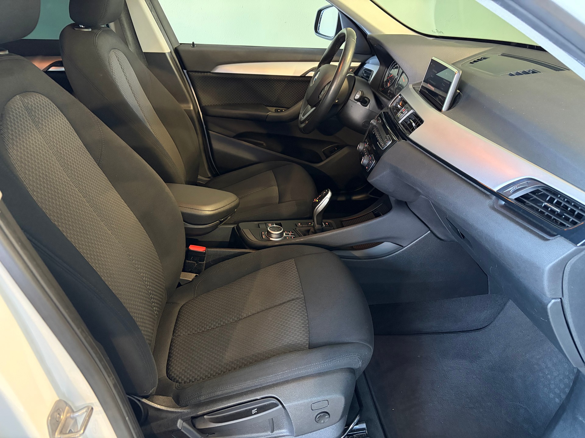 BMW X1 xDrive 18d Steptronic *CH-Fahrzeug*MFK 09.2026*-image-18