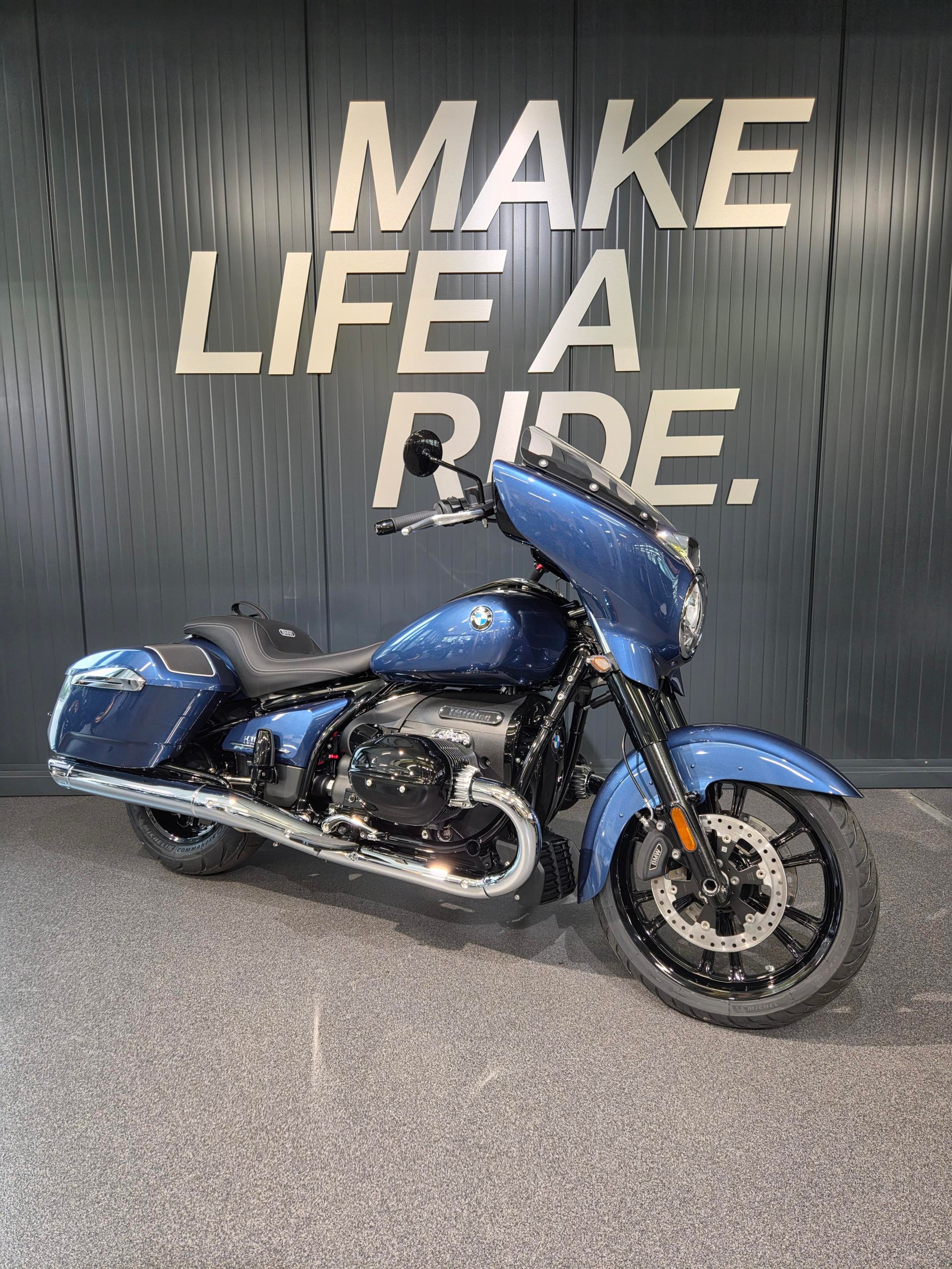 BMW R 18 B Bagger-showroom-element-1