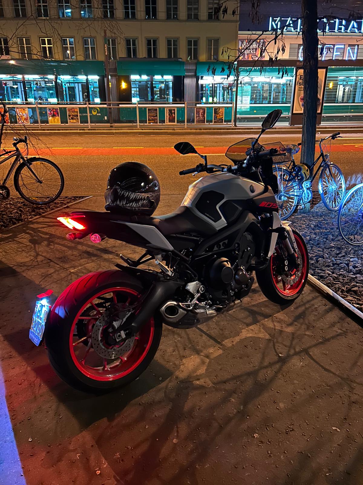 YAMAHA MT-09 ABS-image-1