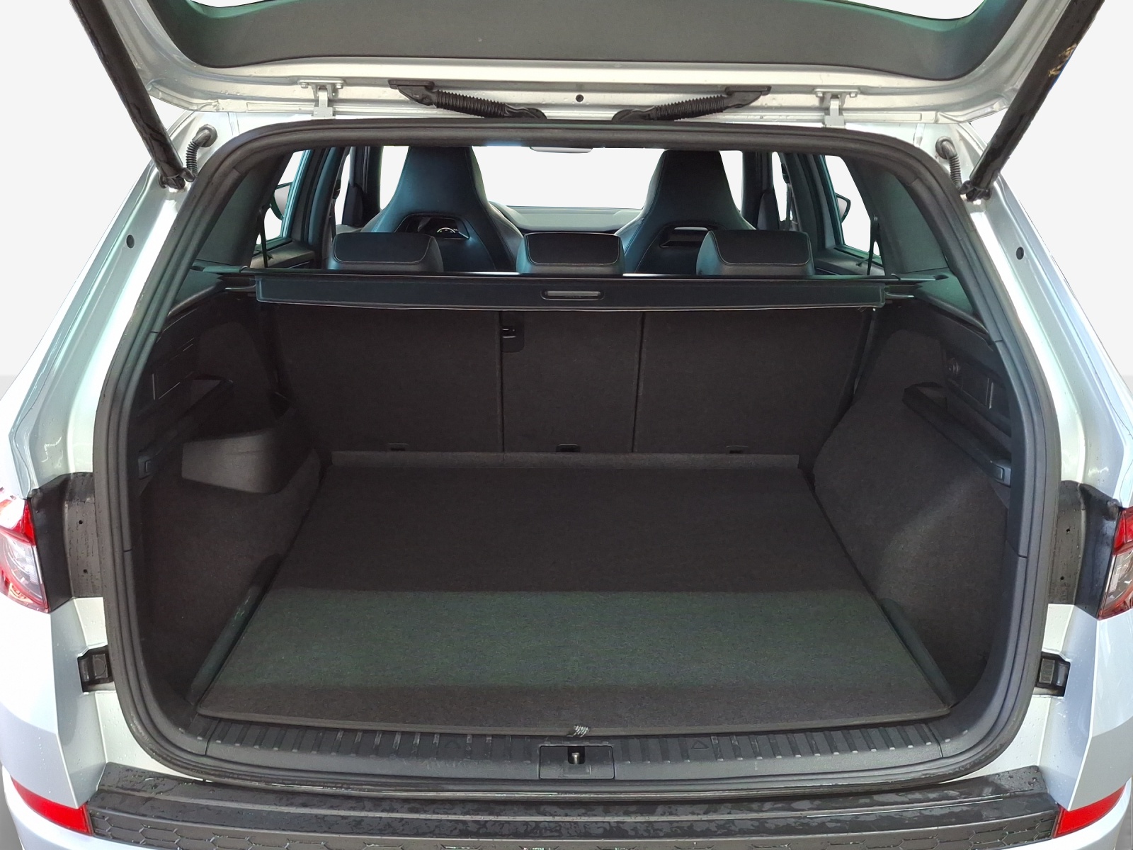 SKODA Kodiaq 2.0 TSI 4x4 SportLine-image-12