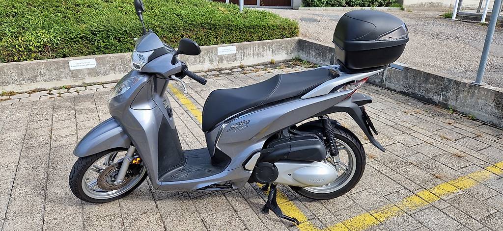 HONDA SH 300 i ABS-image-1