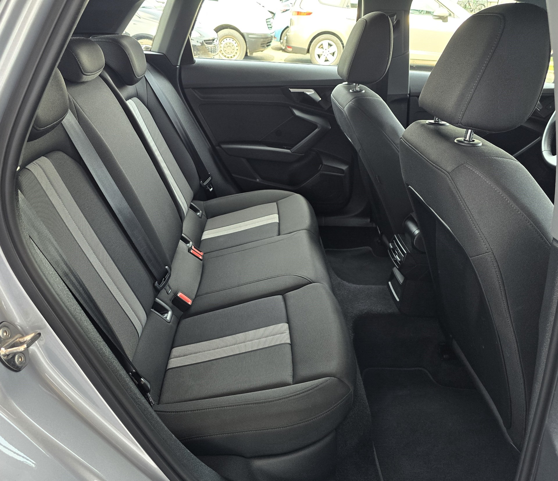 AUDI A3 Sportback 40 TFSI advanced quattro-image-11