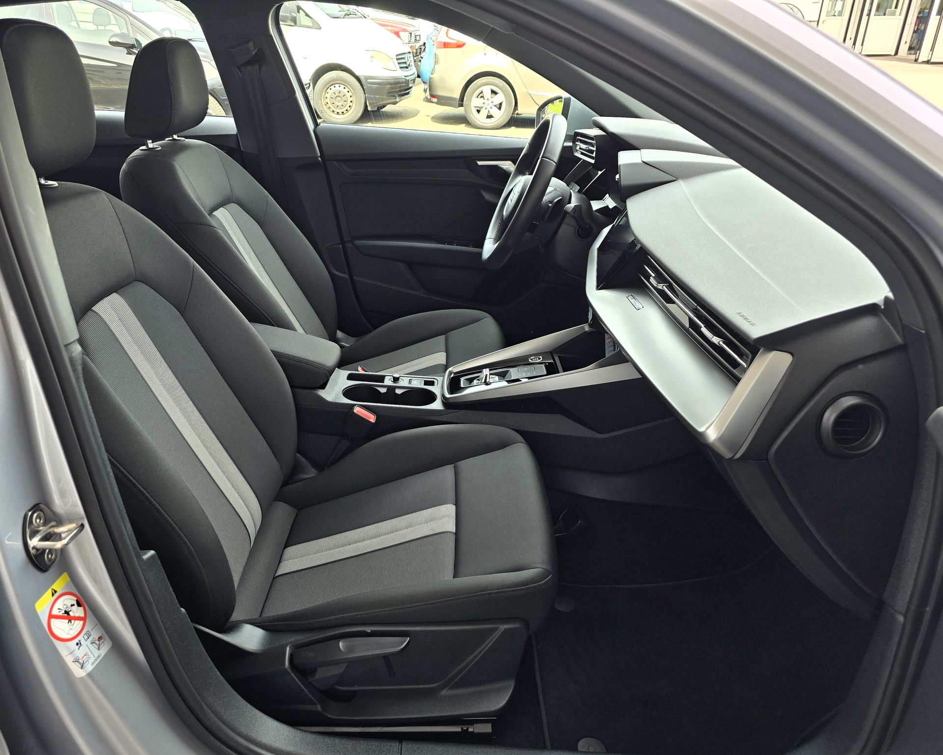 AUDI A3 Sportback 40 TFSI advanced quattro-image-5