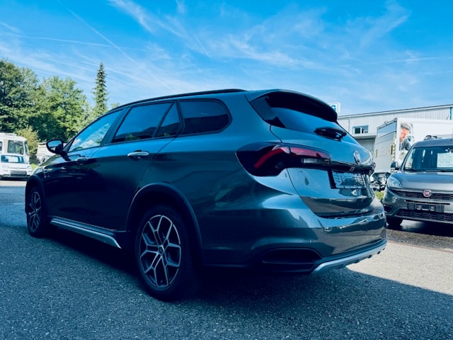 FIAT Tipo 1.5 Hybrid Station Wagon Swiss Edition Cross-image-5