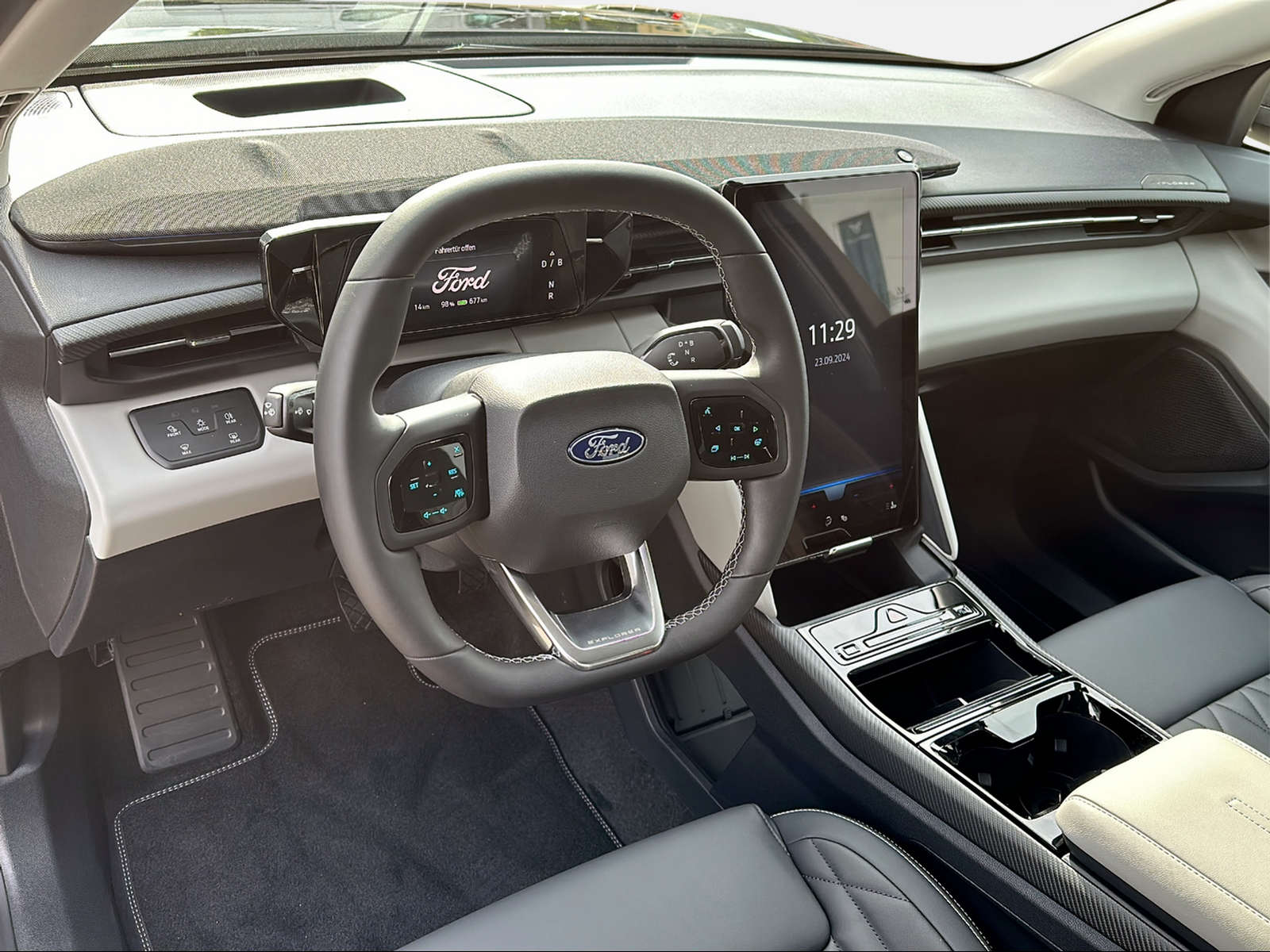 FORD Explorer Extended Range Premium-image-10