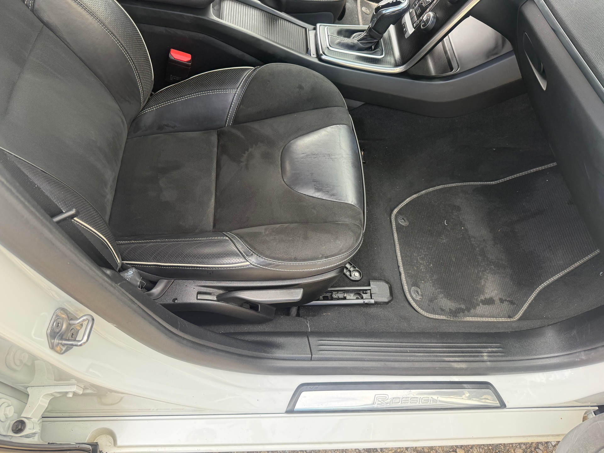 VOLVO V40 D2 Momentum-image-10