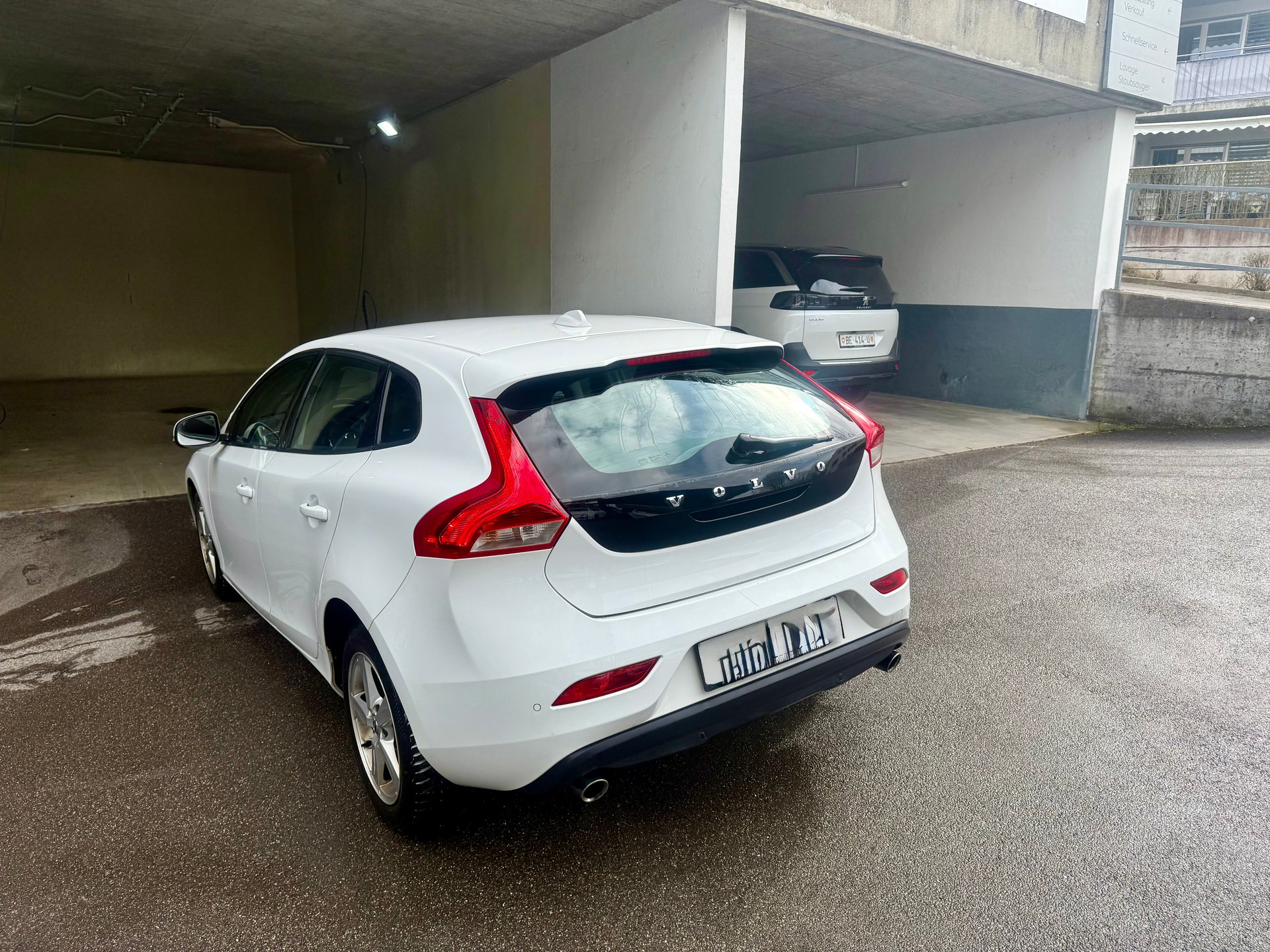 VOLVO V40 D2 Momentum-image-4