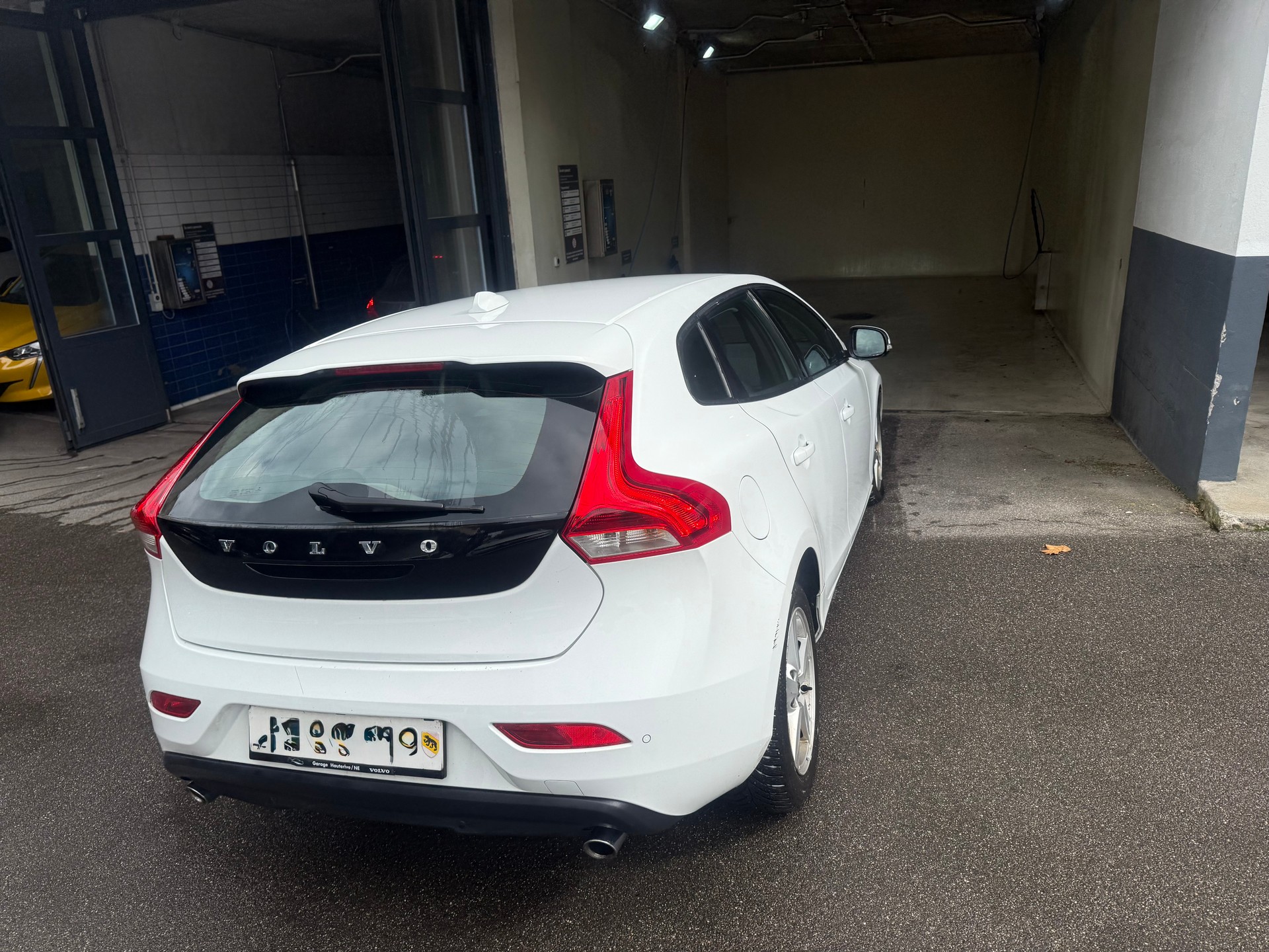 VOLVO V40 D2 Momentum-image-3