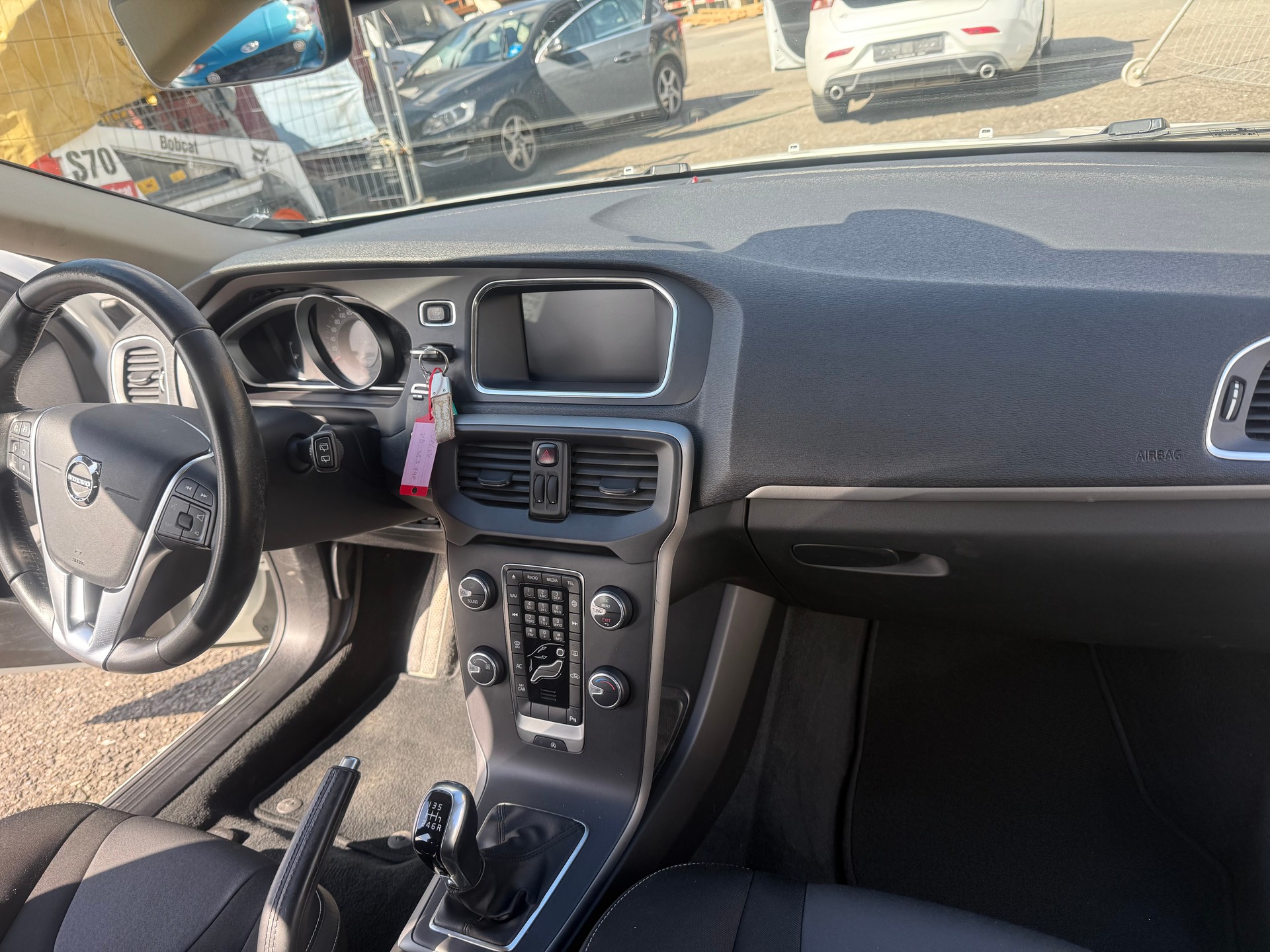 VOLVO V40 D2 Momentum-image-5