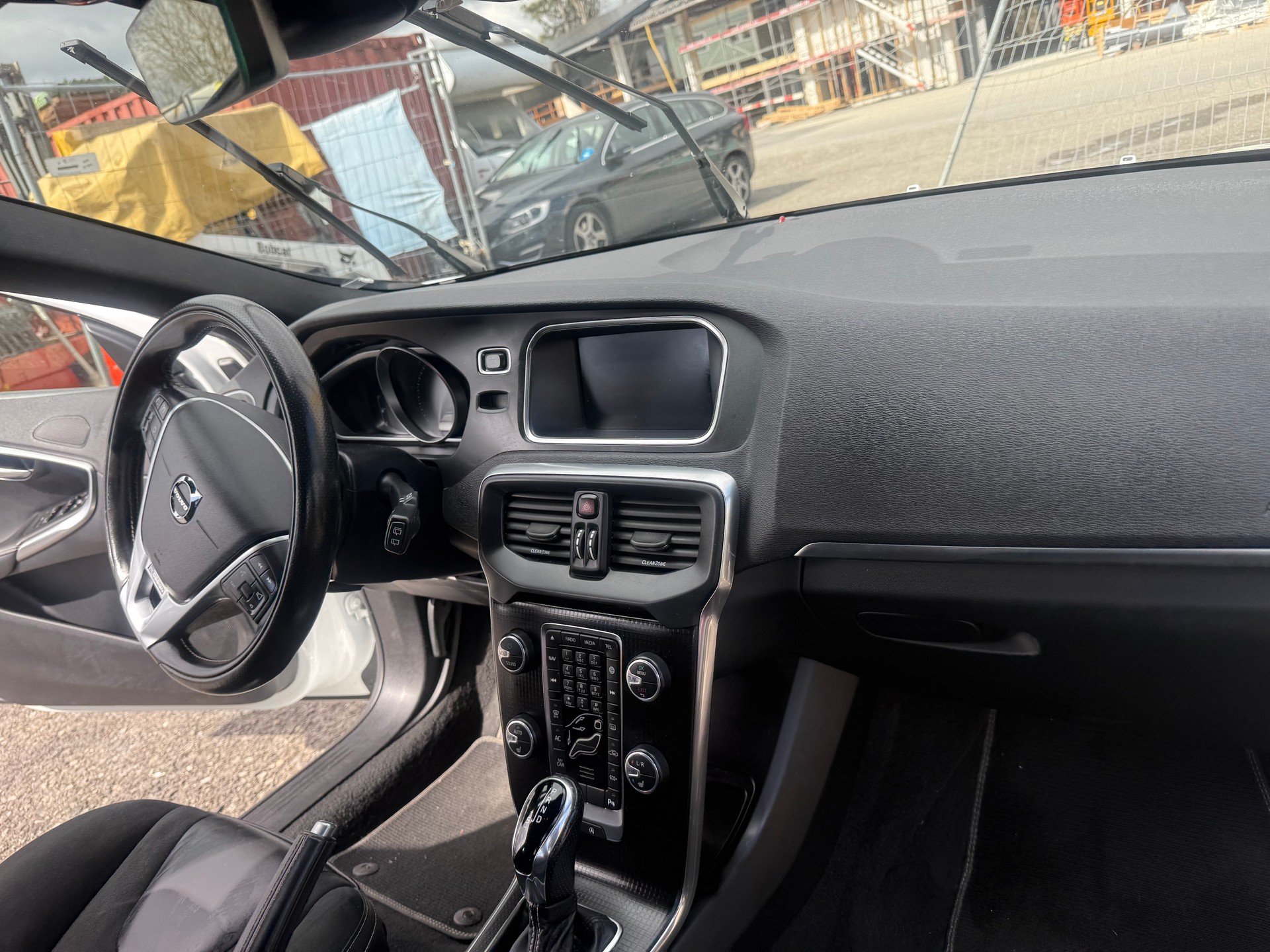 VOLVO V40 D2 Momentum-image-9