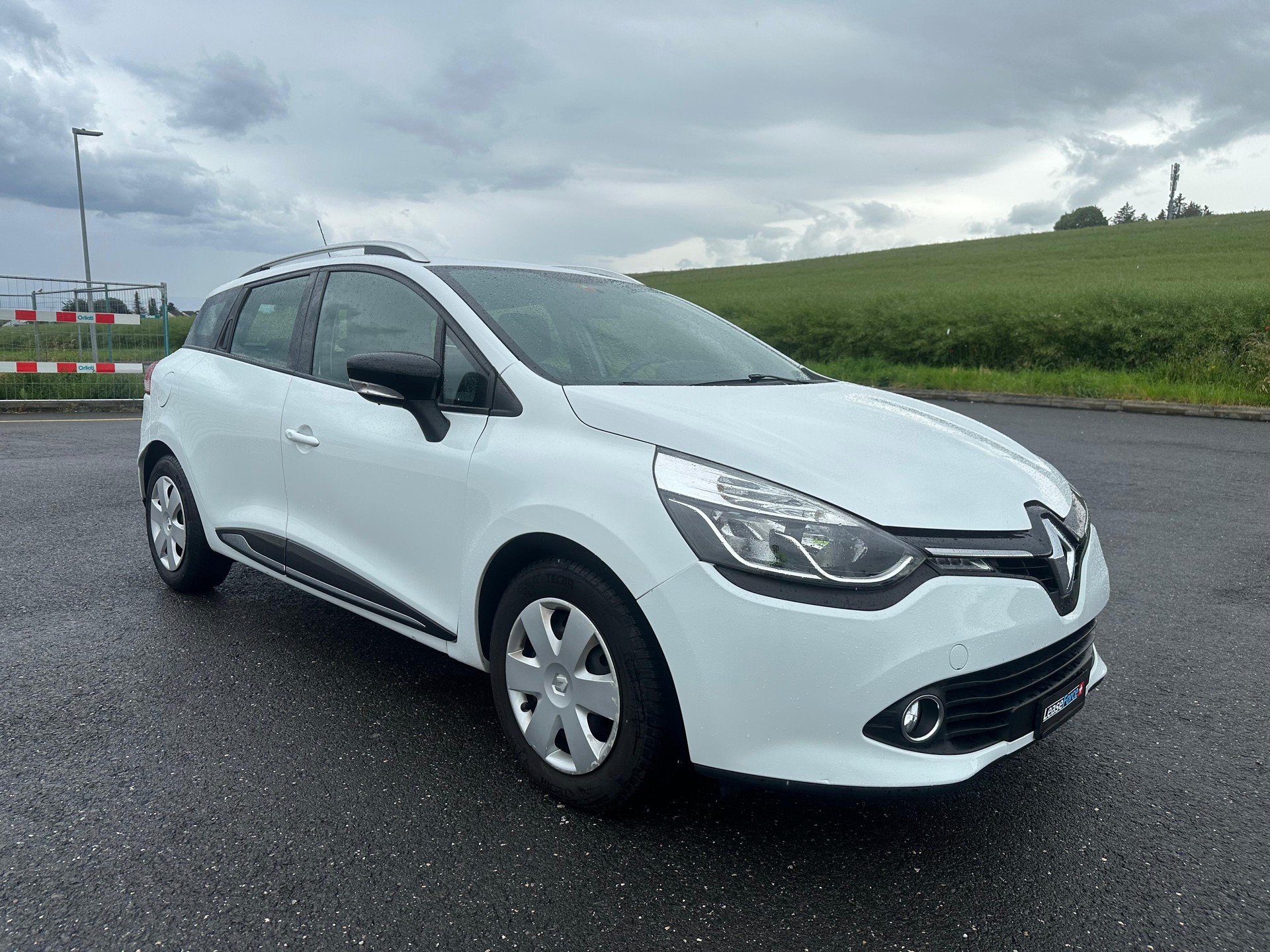 RENAULT Clio Grandtour 0.9 12V Expression-image-8