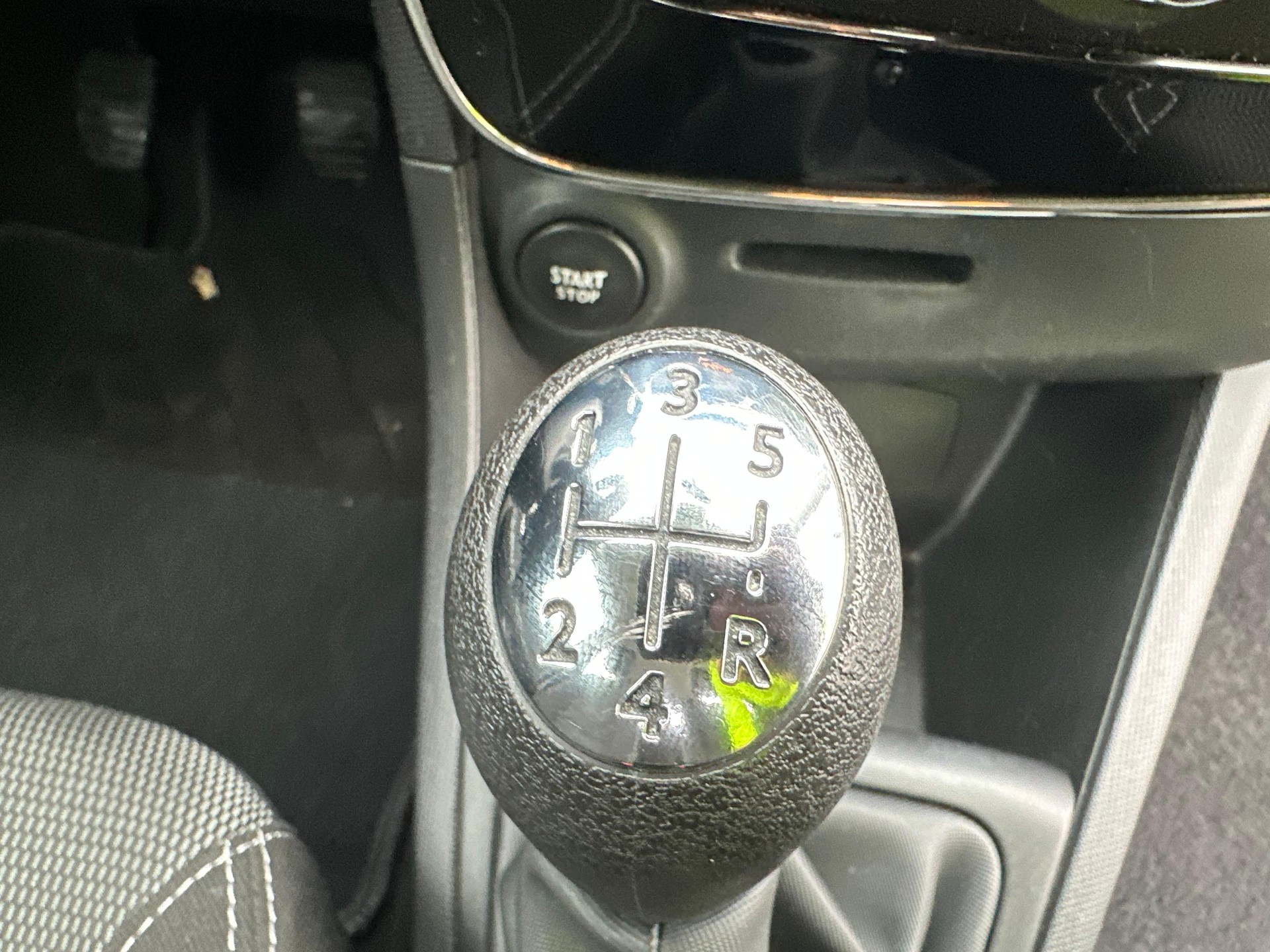 RENAULT Clio Grandtour 0.9 12V Expression-image-27