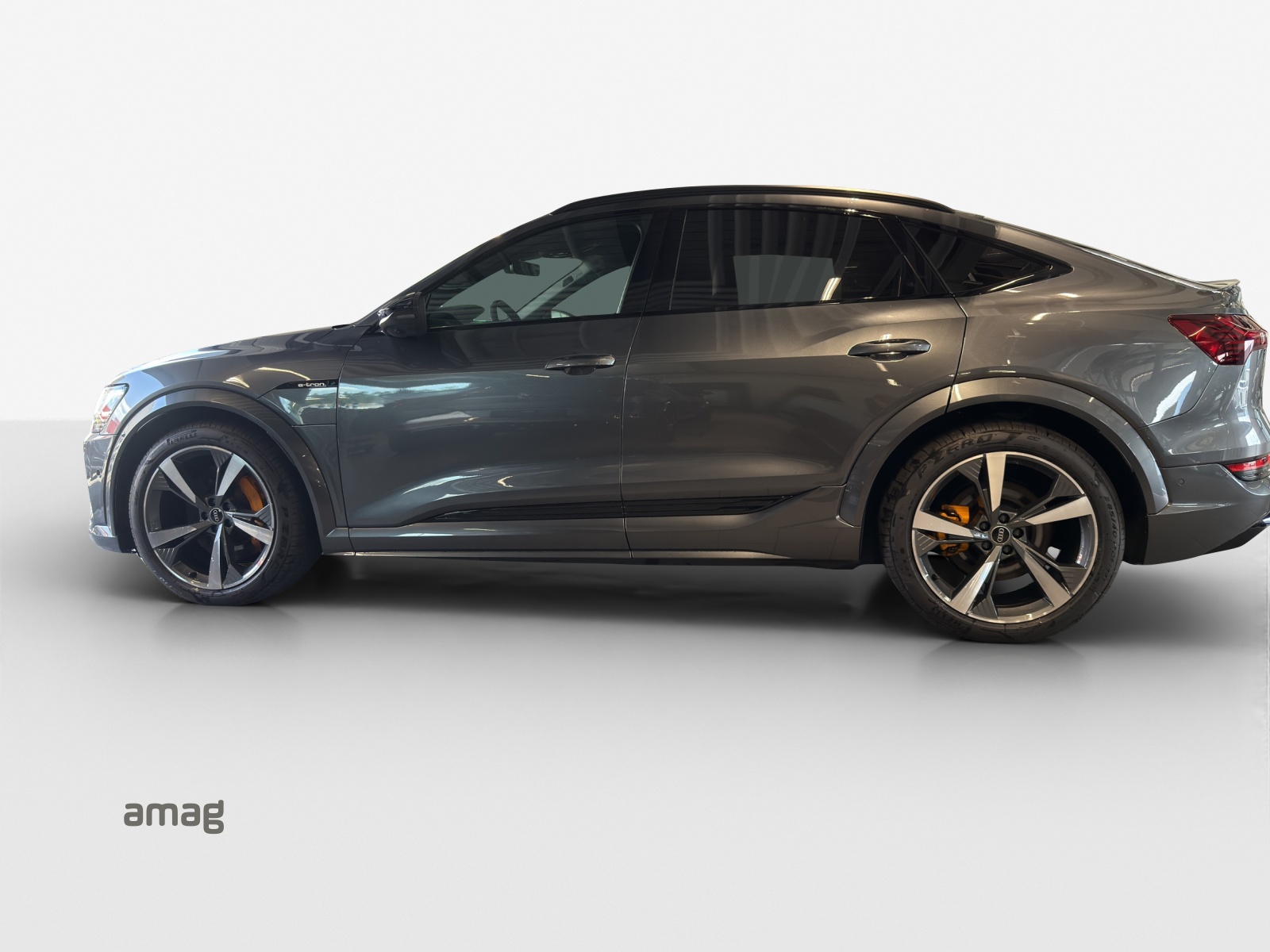 AUDI e-tron S Sportback quattro-showroom-element-1
