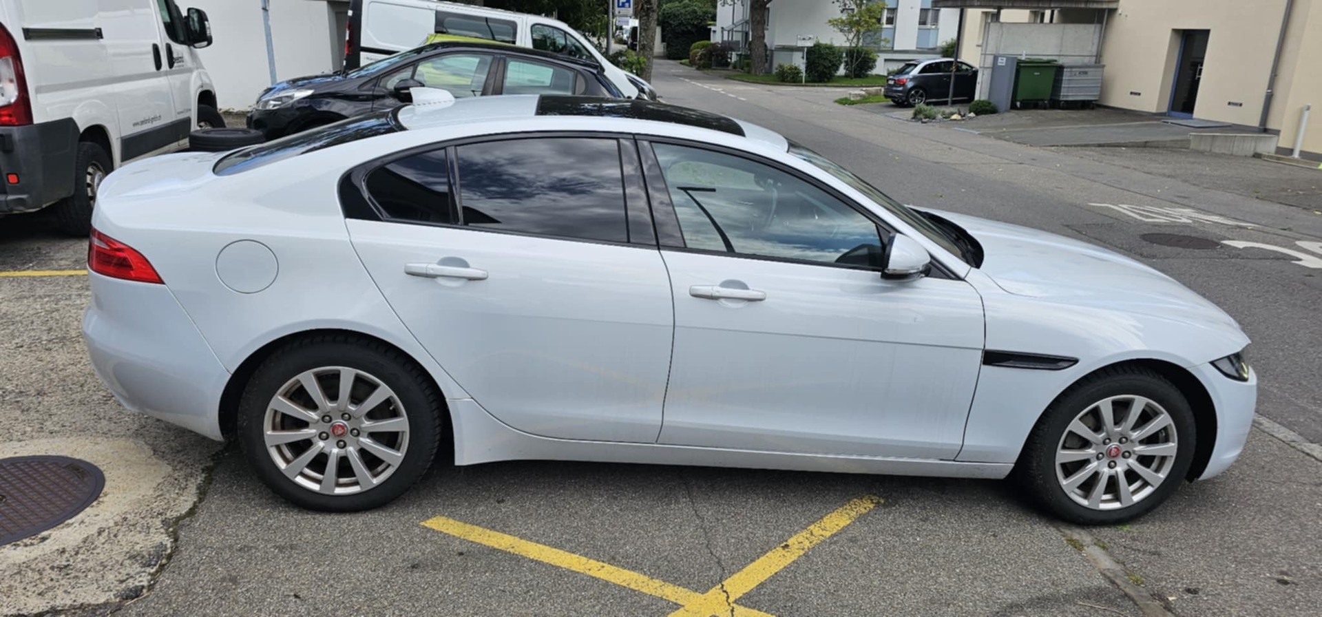 JAGUAR XE 20d Pure Automat-image-6