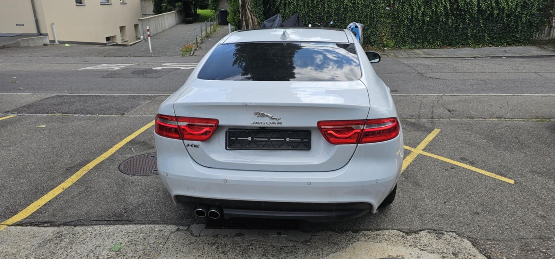 JAGUAR XE 20d Pure Automat-image-4