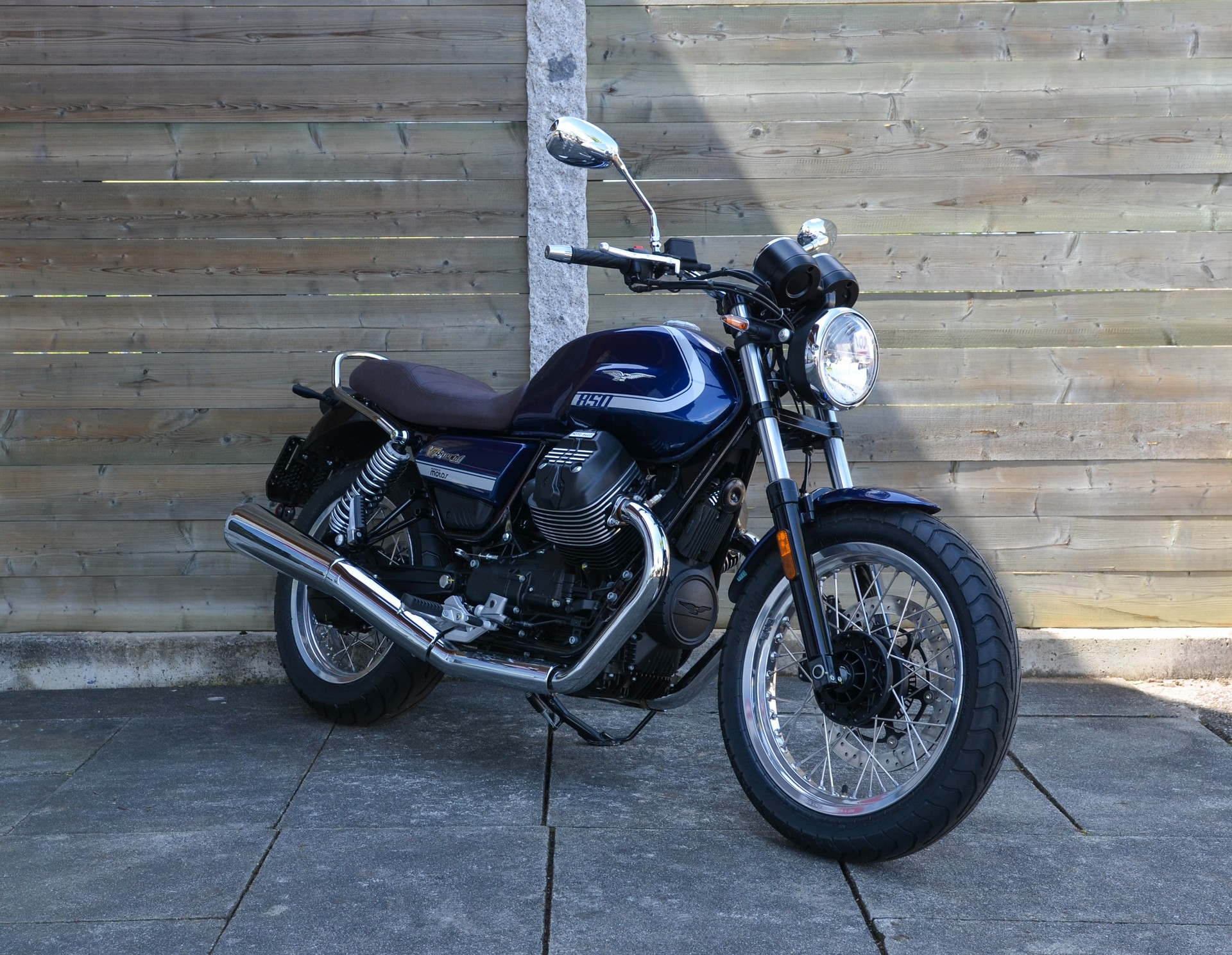 MOTO GUZZI V7 IV 850 Special-image-2