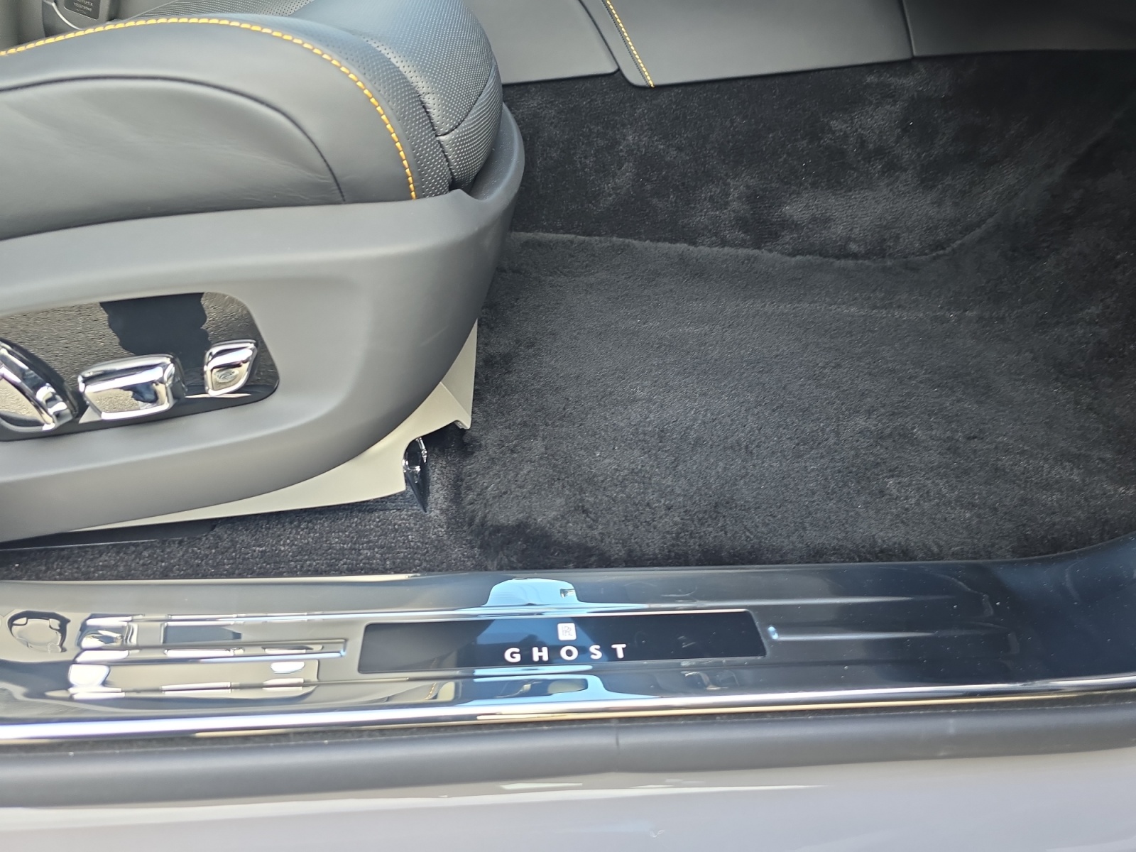 ROLLS-ROYCE Ghost Serie - Schmohl-Auslieferung - RR Provenance 24 Monaten Garantie und Service-image-11