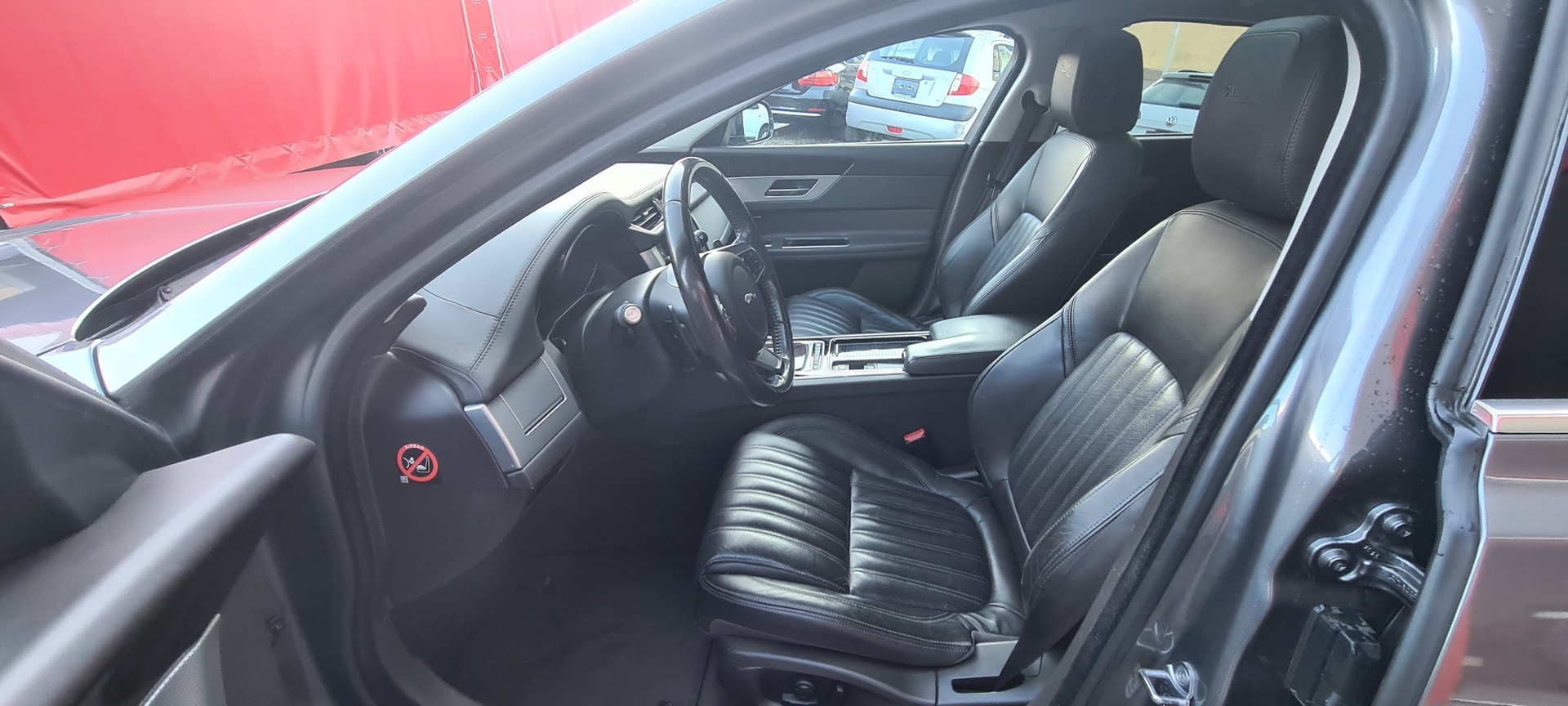 JAGUAR XF 20d Portfolio Automatic-image-18