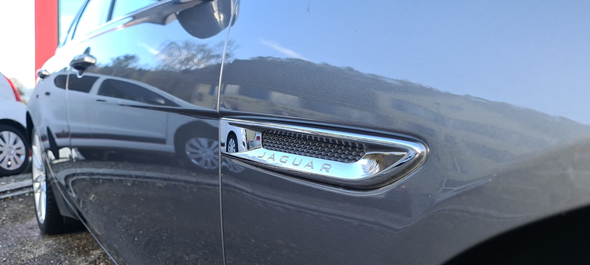 JAGUAR XF 20d Portfolio Automatic-image-11