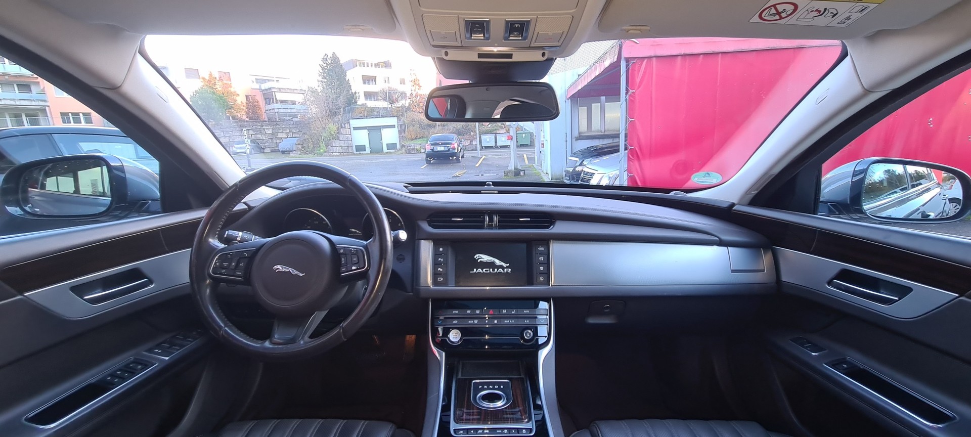JAGUAR XF 20d Portfolio Automatic-image-13
