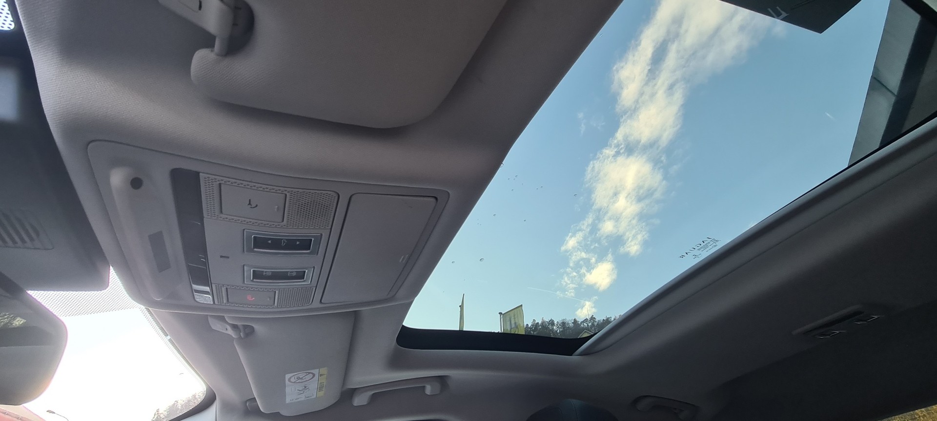 JAGUAR XF 20d Portfolio Automatic-image-28