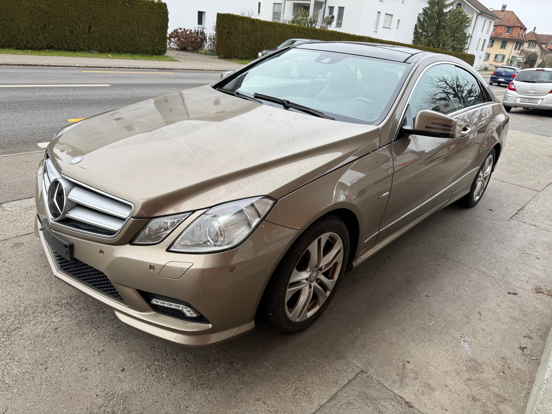 MERCEDES-BENZ E 350 CGI BlueEfficiency 7G-Tronic