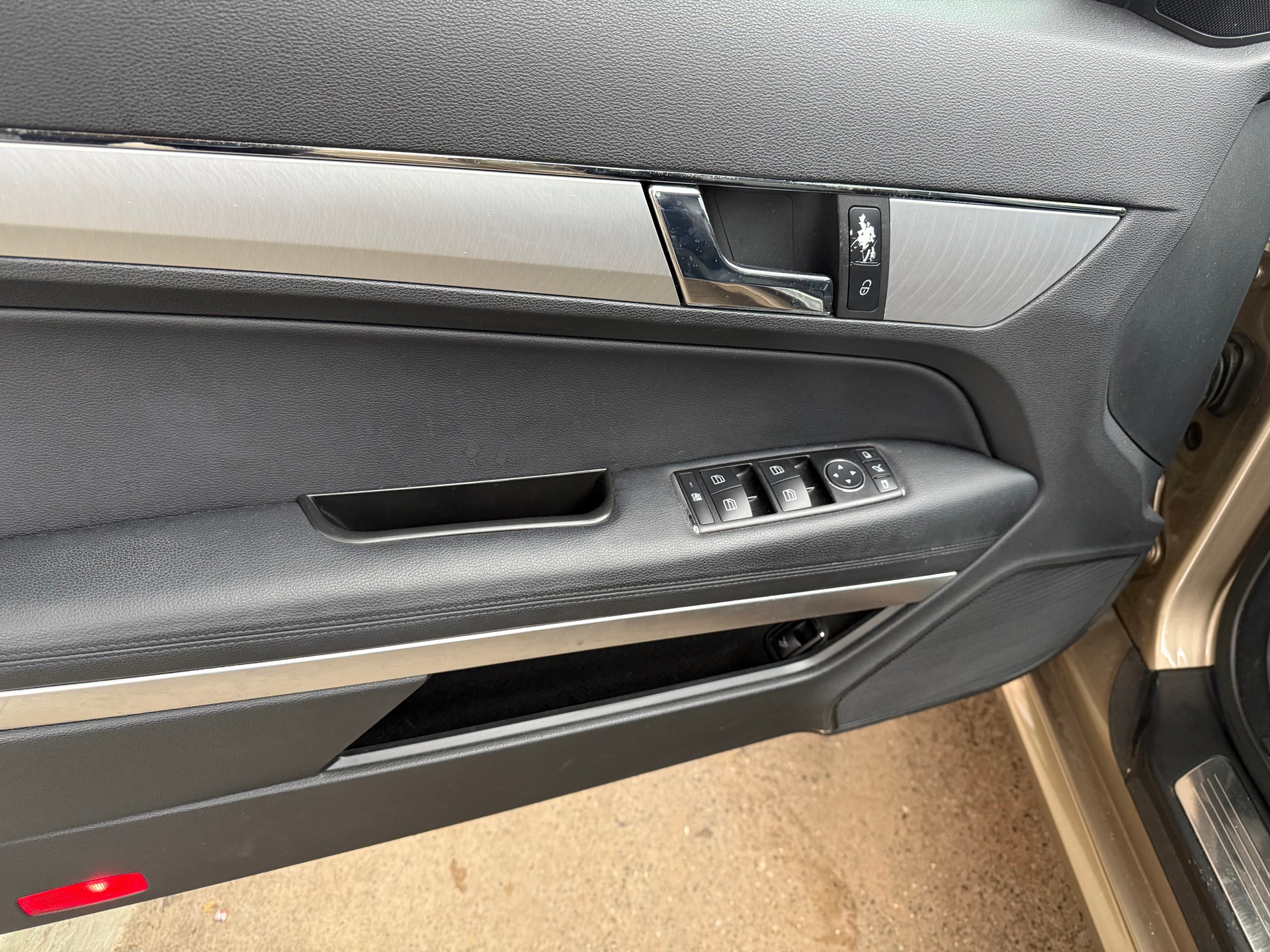 MERCEDES-BENZ E 350 CGI BlueEfficiency 7G-Tronic-image-10