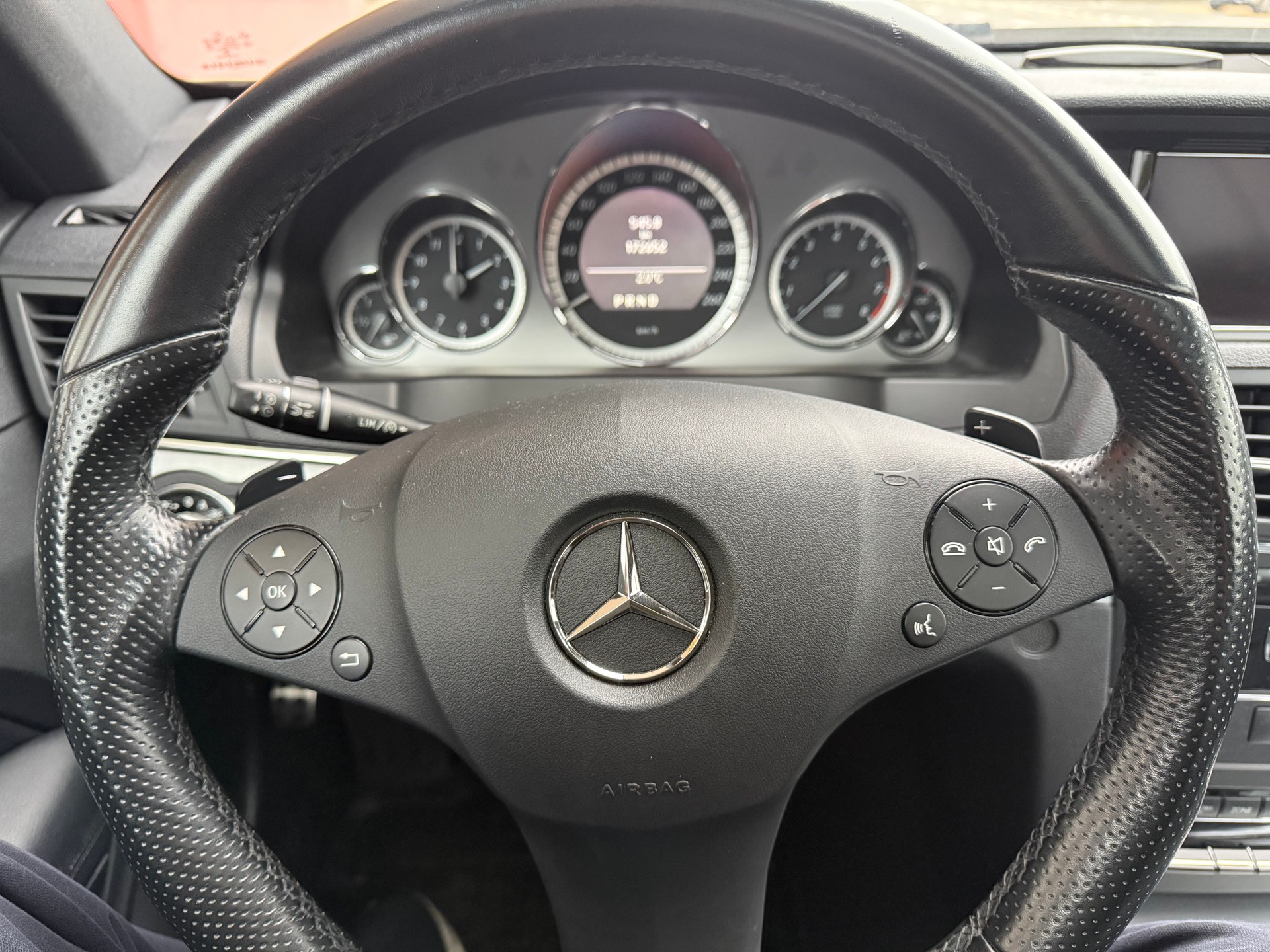 MERCEDES-BENZ E 350 CGI BlueEfficiency 7G-Tronic-image-13