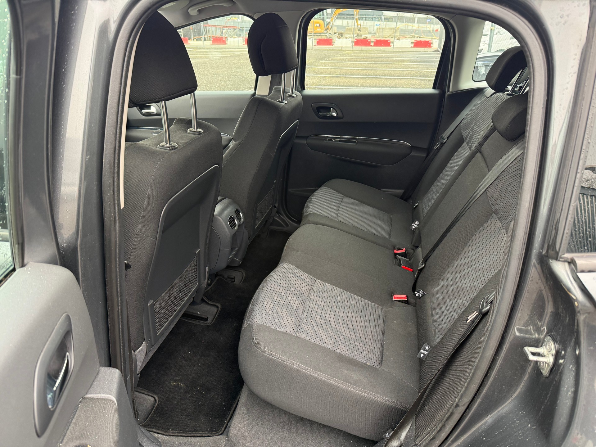 PEUGEOT 3008 1.6 HDI Sport EGS6-image-8