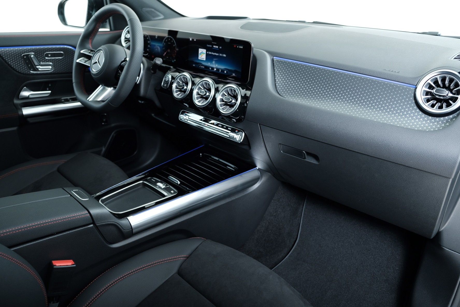 MERCEDES-BENZ GLA 200 Night Star 7G-DCT-image-5