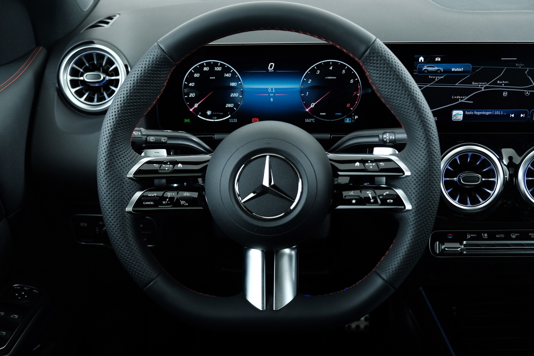 MERCEDES-BENZ GLA 200 Night Star 7G-DCT-image-7