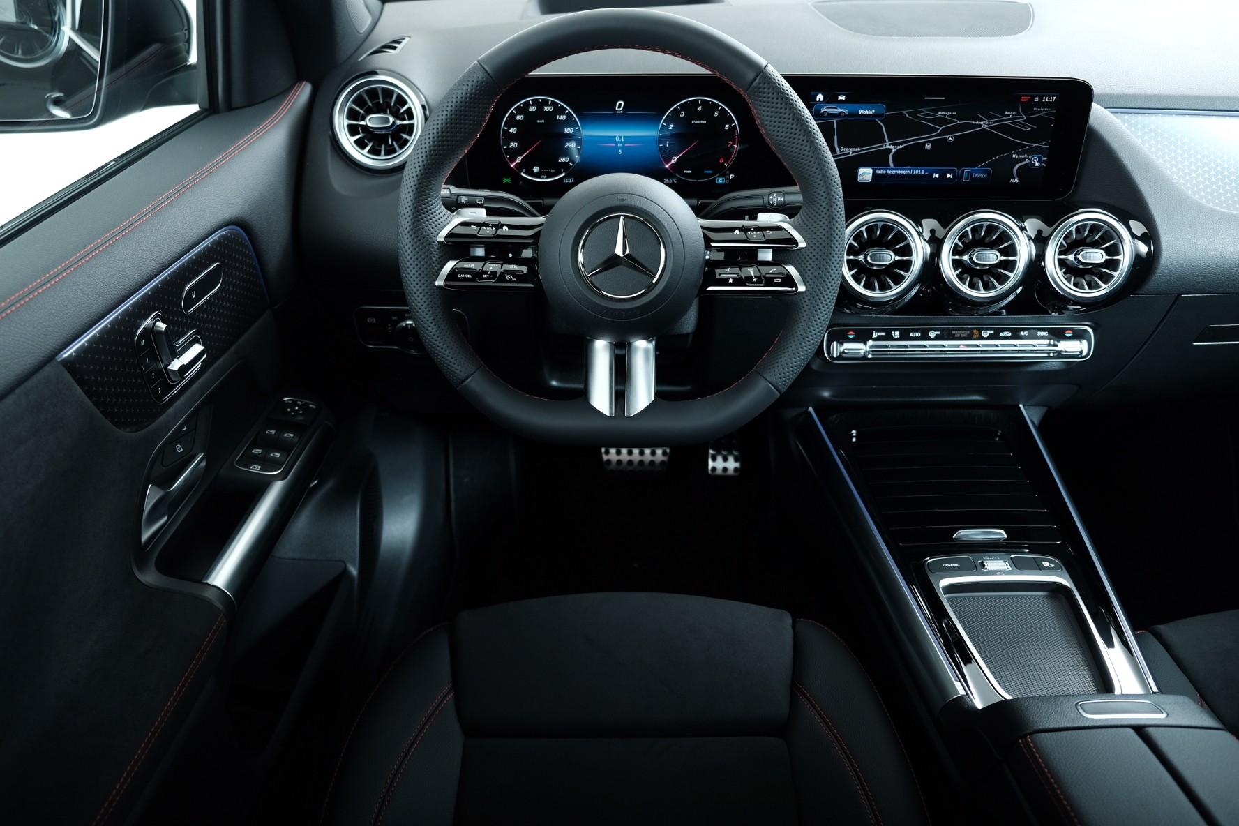 MERCEDES-BENZ GLA 200 Night Star 7G-DCT-image-6