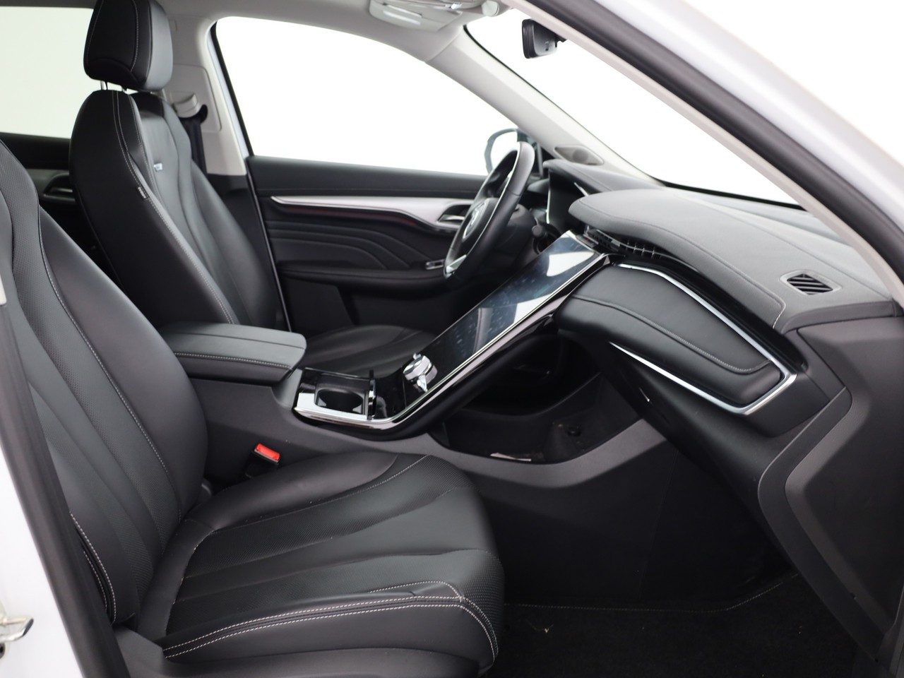 MG Marvel R EV 70kWh Performance AWD-image-8