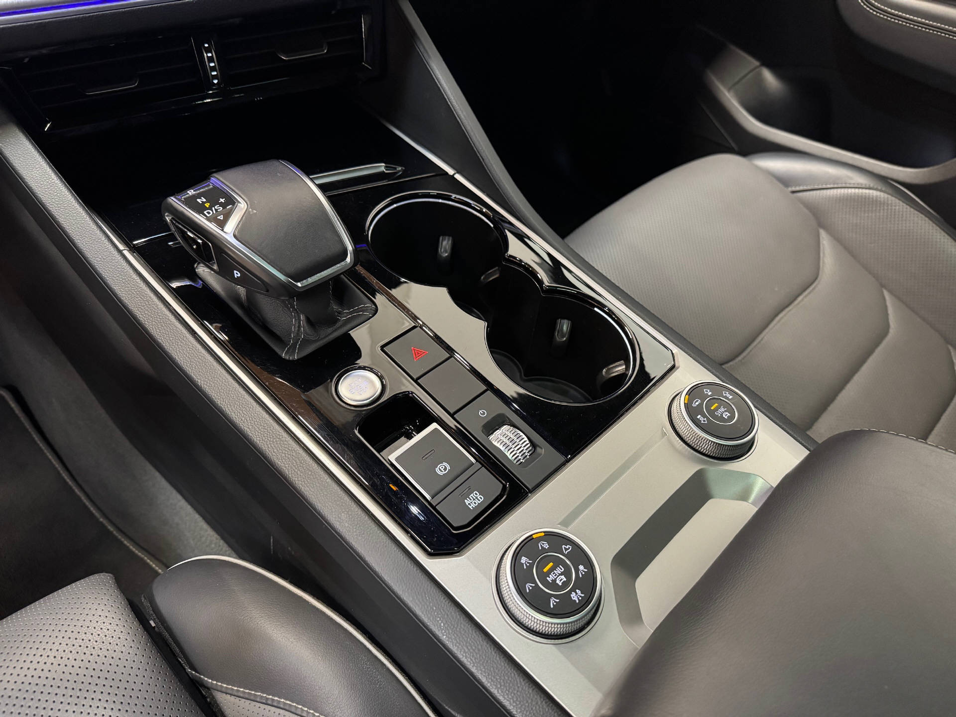 VW Touareg 3.0 V6 TDI 286 R-Line-image-7