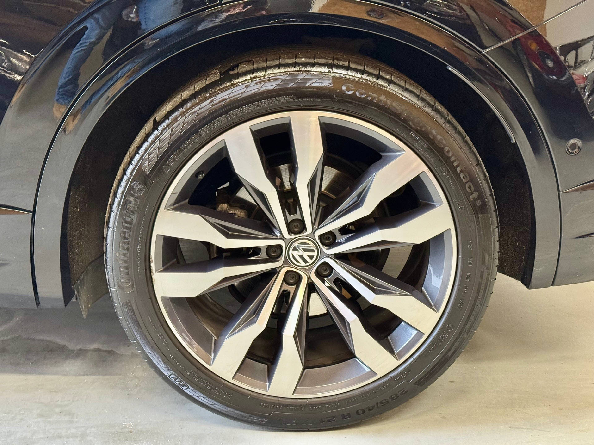 VW Touareg 3.0 V6 TDI 286 R-Line-image-11