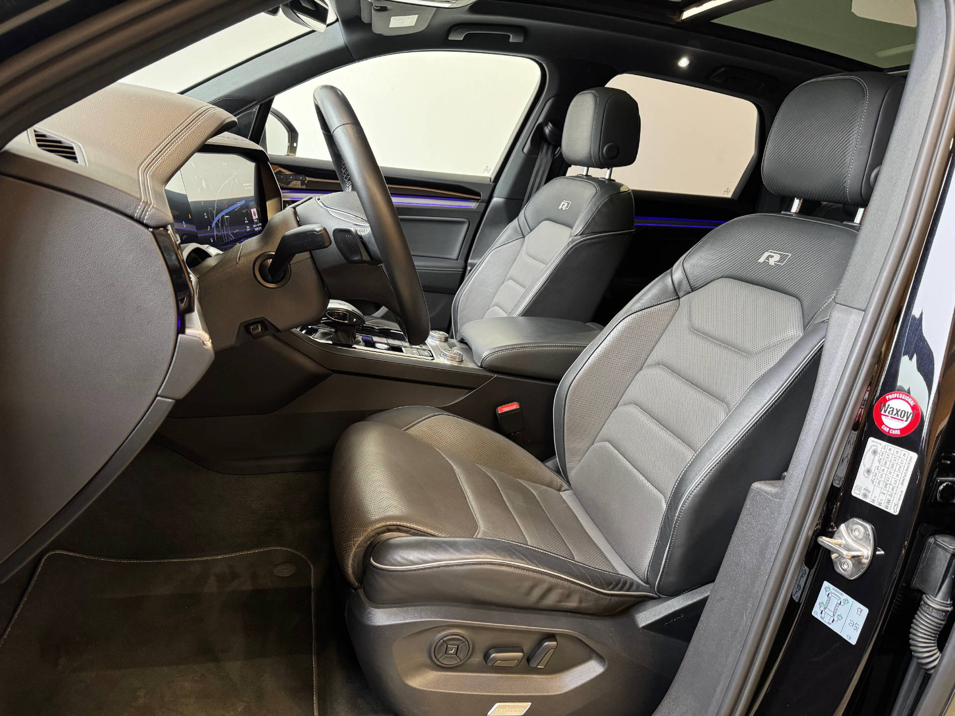 VW Touareg 3.0 V6 TDI 286 R-Line-image-3