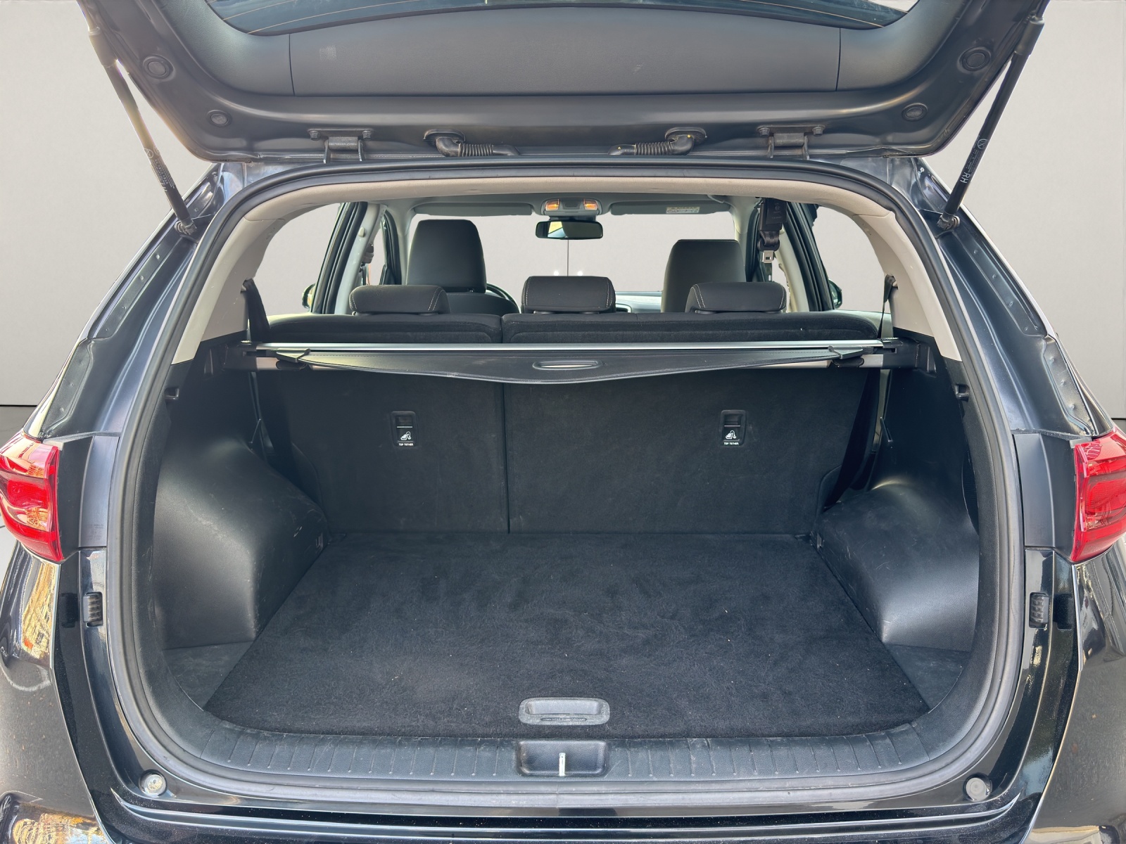 KIA Sportage 1.6CRDi Trend 4WD Automat-image-15