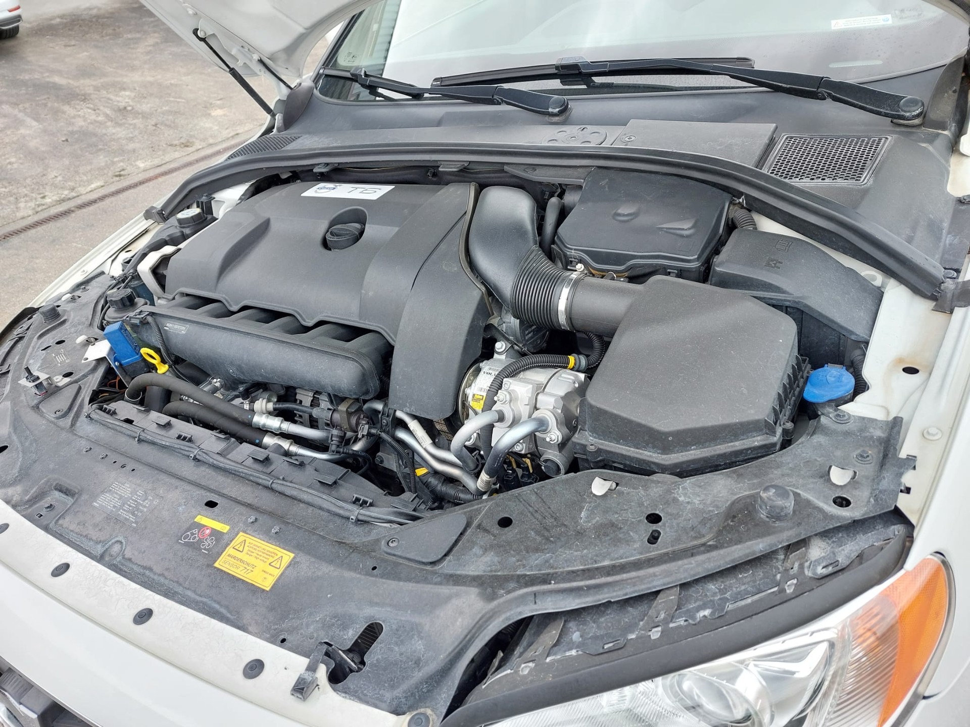 VOLVO XC70 T6 AWD "Einsatzleitfahrzeug"-image-10