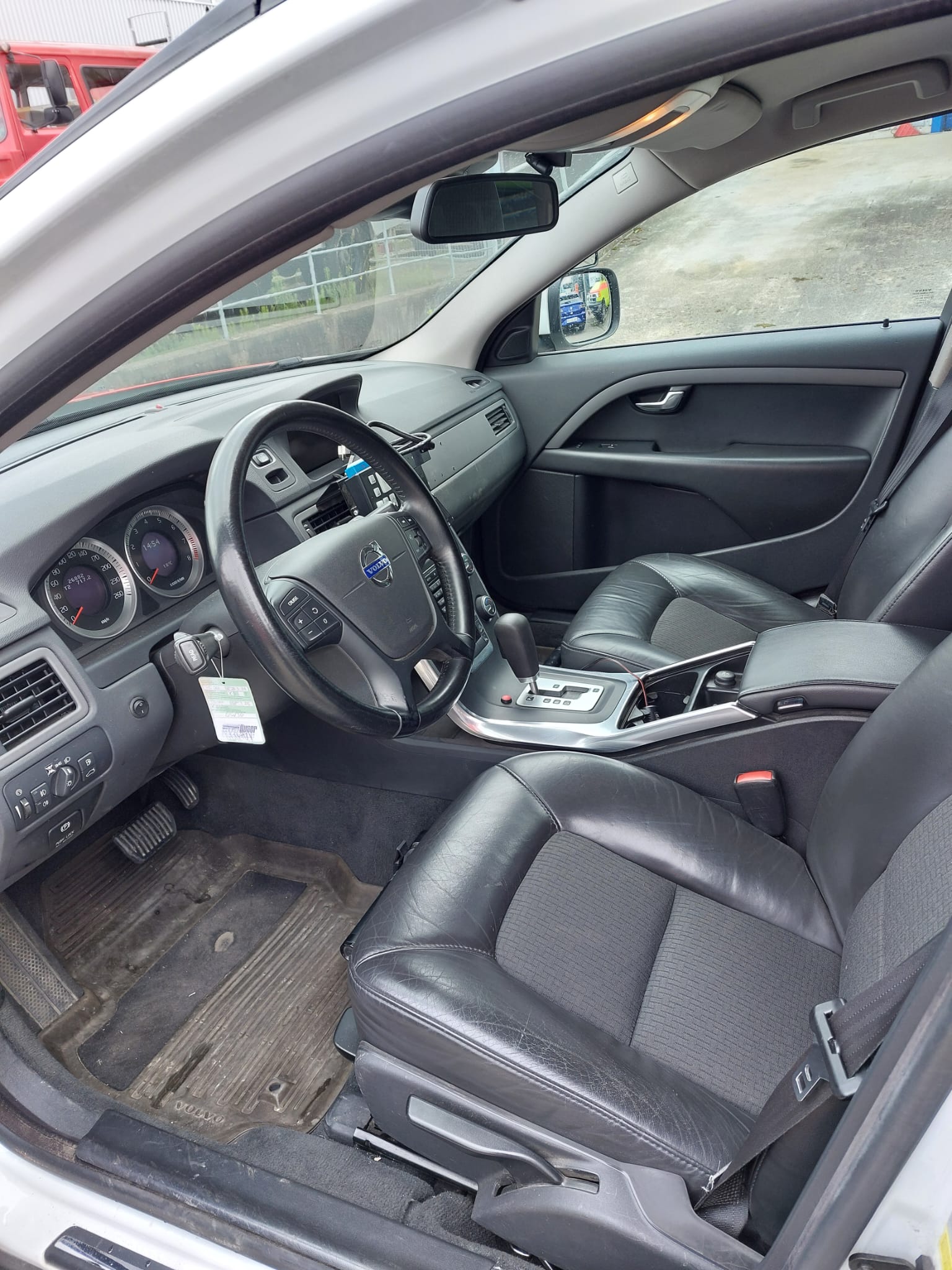 VOLVO XC70 T6 AWD "Einsatzleitfahrzeug"-image-4