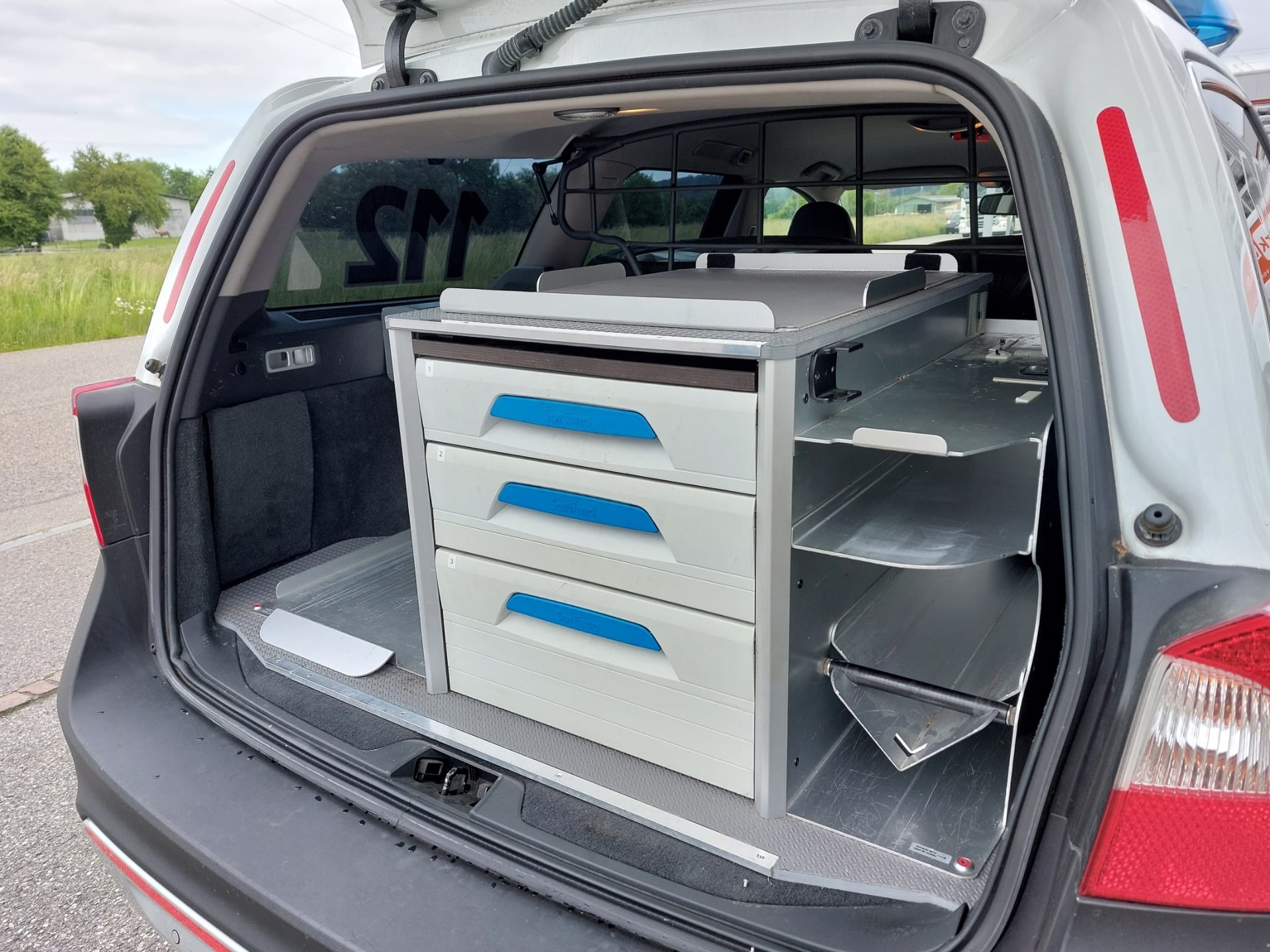 VOLVO XC70 T6 AWD "Einsatzleitfahrzeug"-image-5