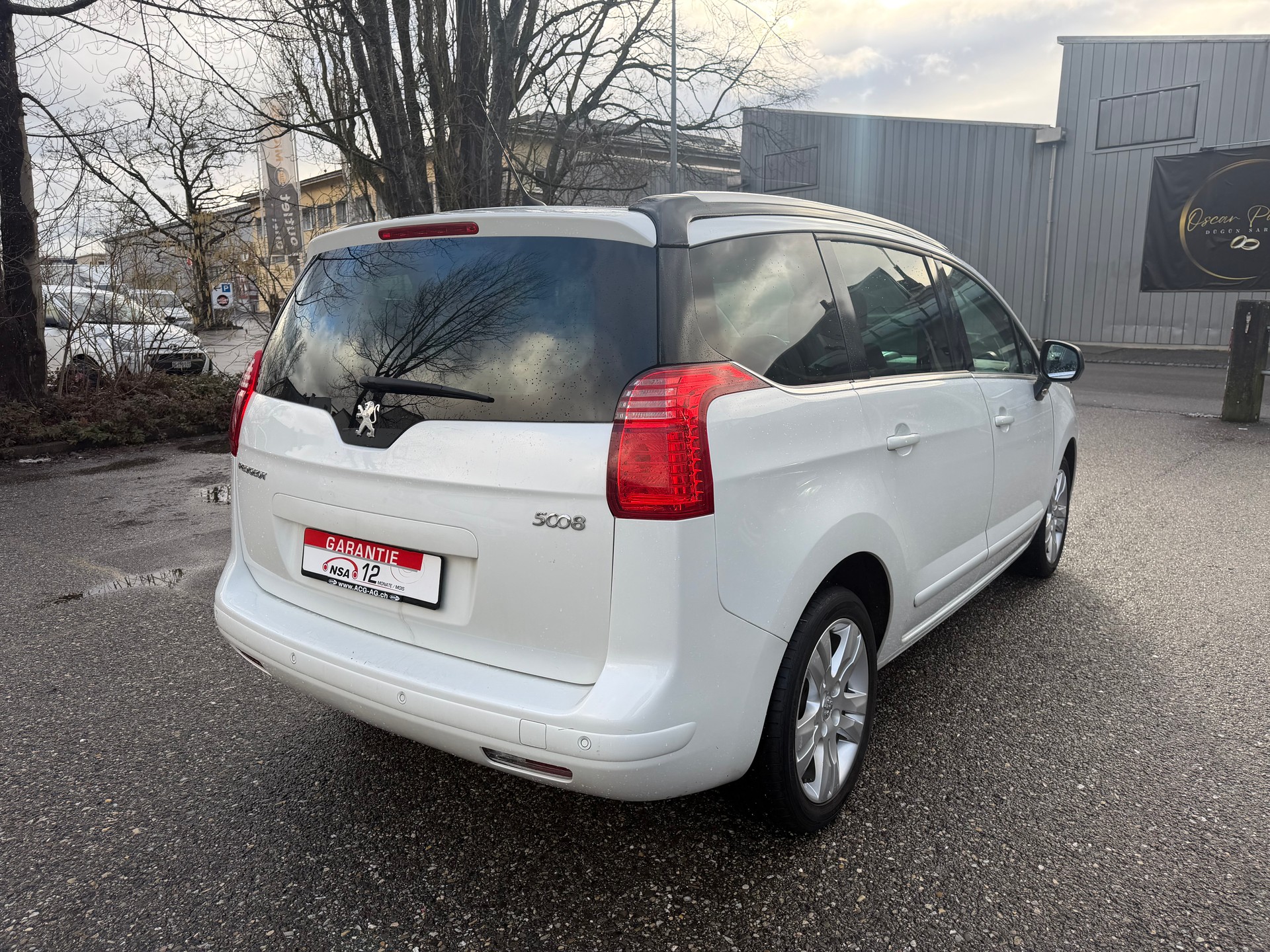 PEUGEOT 5008 1.6 16V T Allure Automatic * 07x Sitze * Gr. Navi * Xenon * Tempomat * PDC V&H *-image-4