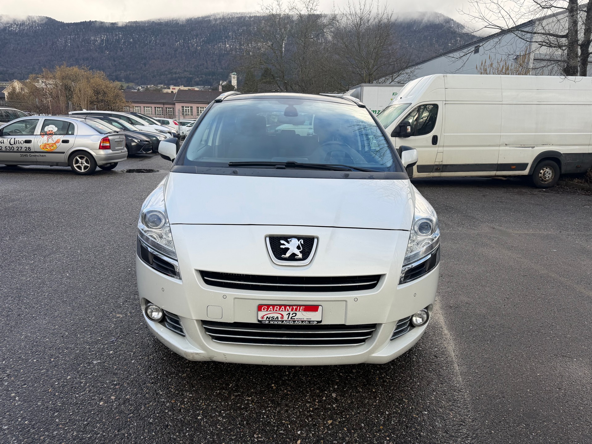 PEUGEOT 5008 1.6 16V T Allure Automatic * 07x Sitze * Gr. Navi * Xenon * Tempomat * PDC V&H *-image-1