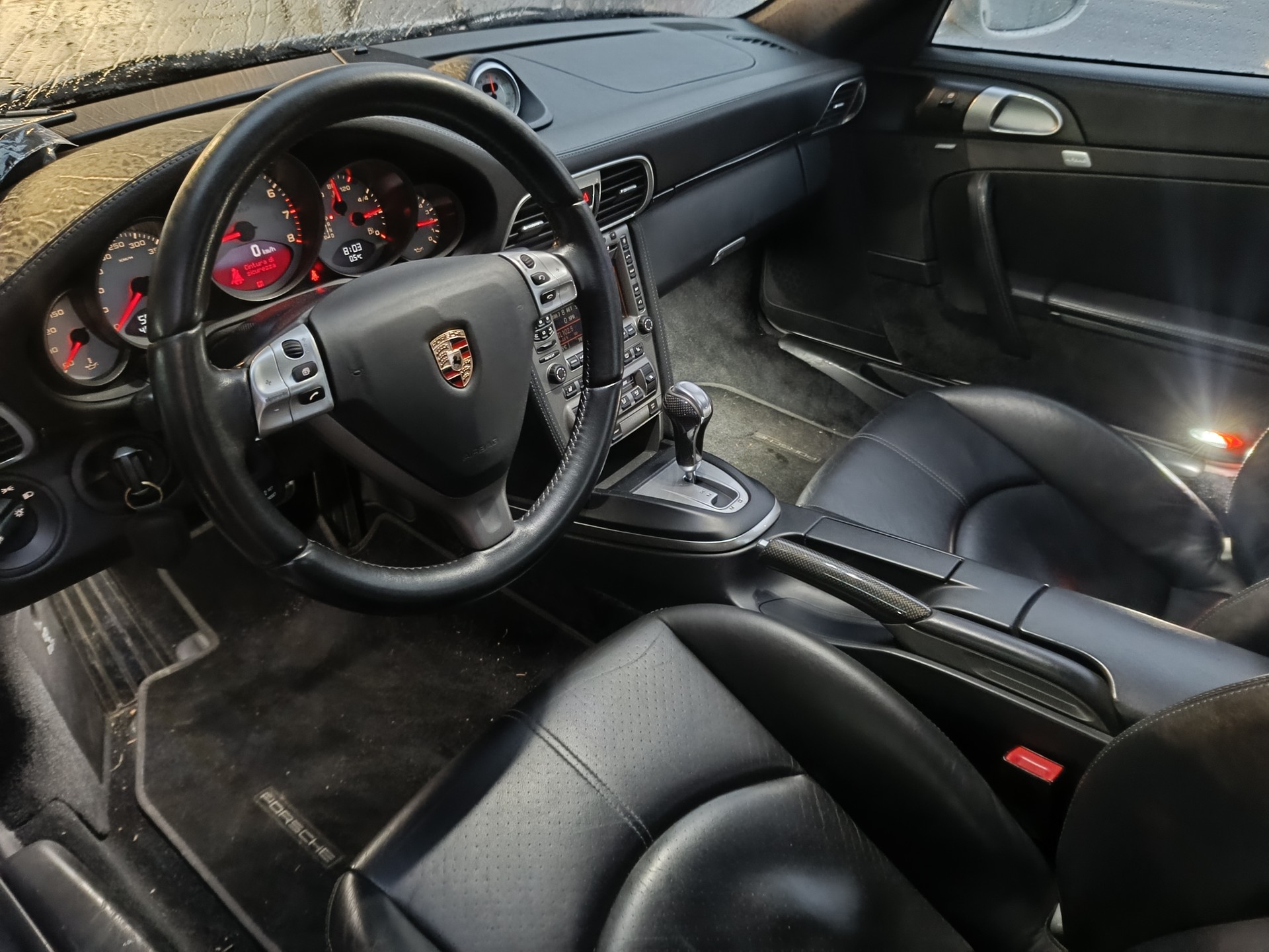 PORSCHE 911 Turbo-image-8