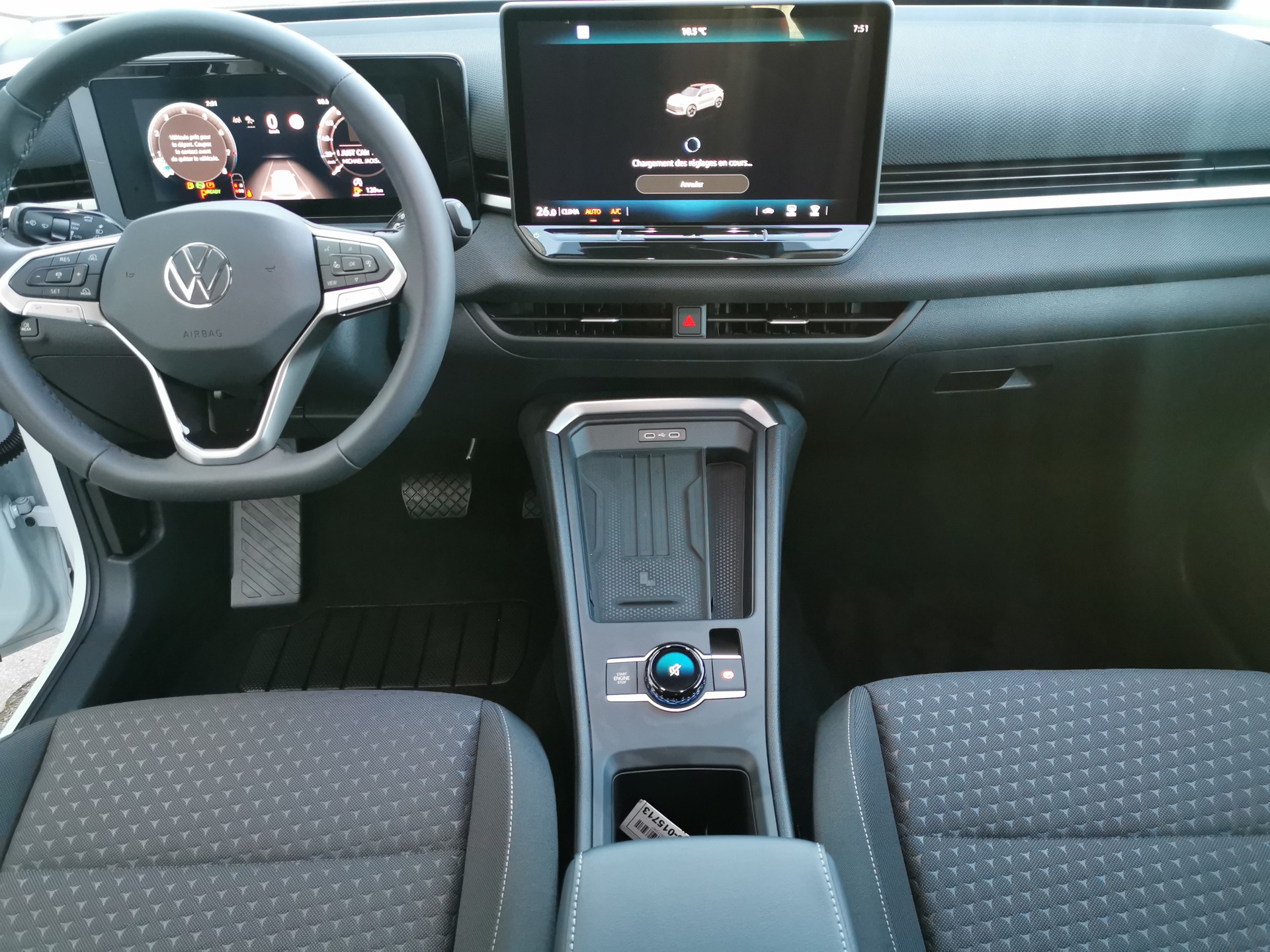 VW T-Roc 1.5 eTSI mHEV Life DSG-image-4