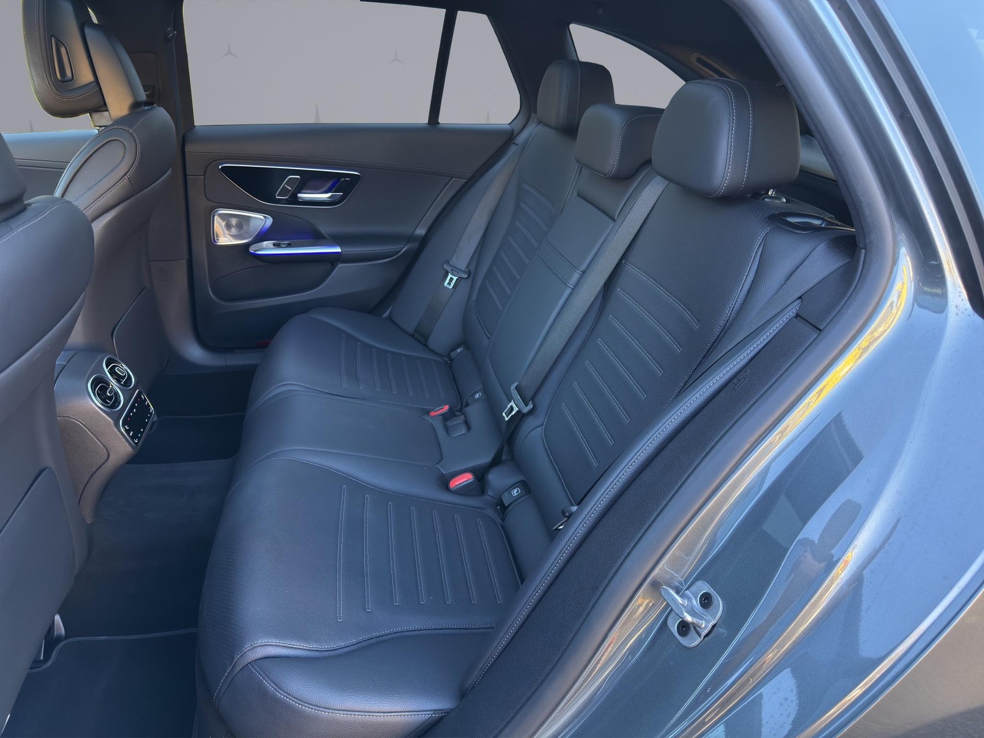 MERCEDES-BENZ C 300 Avantgarde 4matic Kombi-image-11