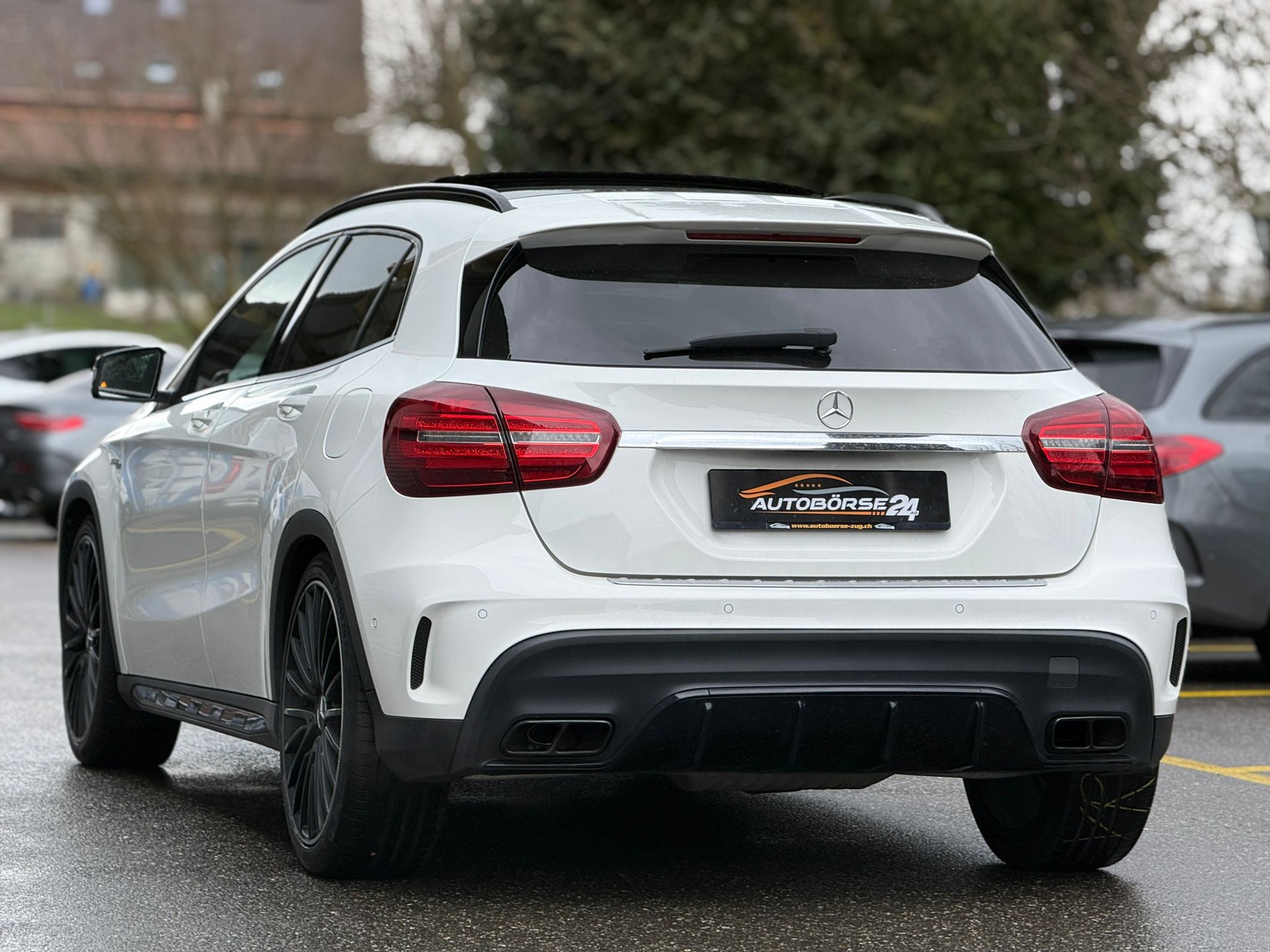 MERCEDES-BENZ GLA 45 AMG 4m-showroom-element-3