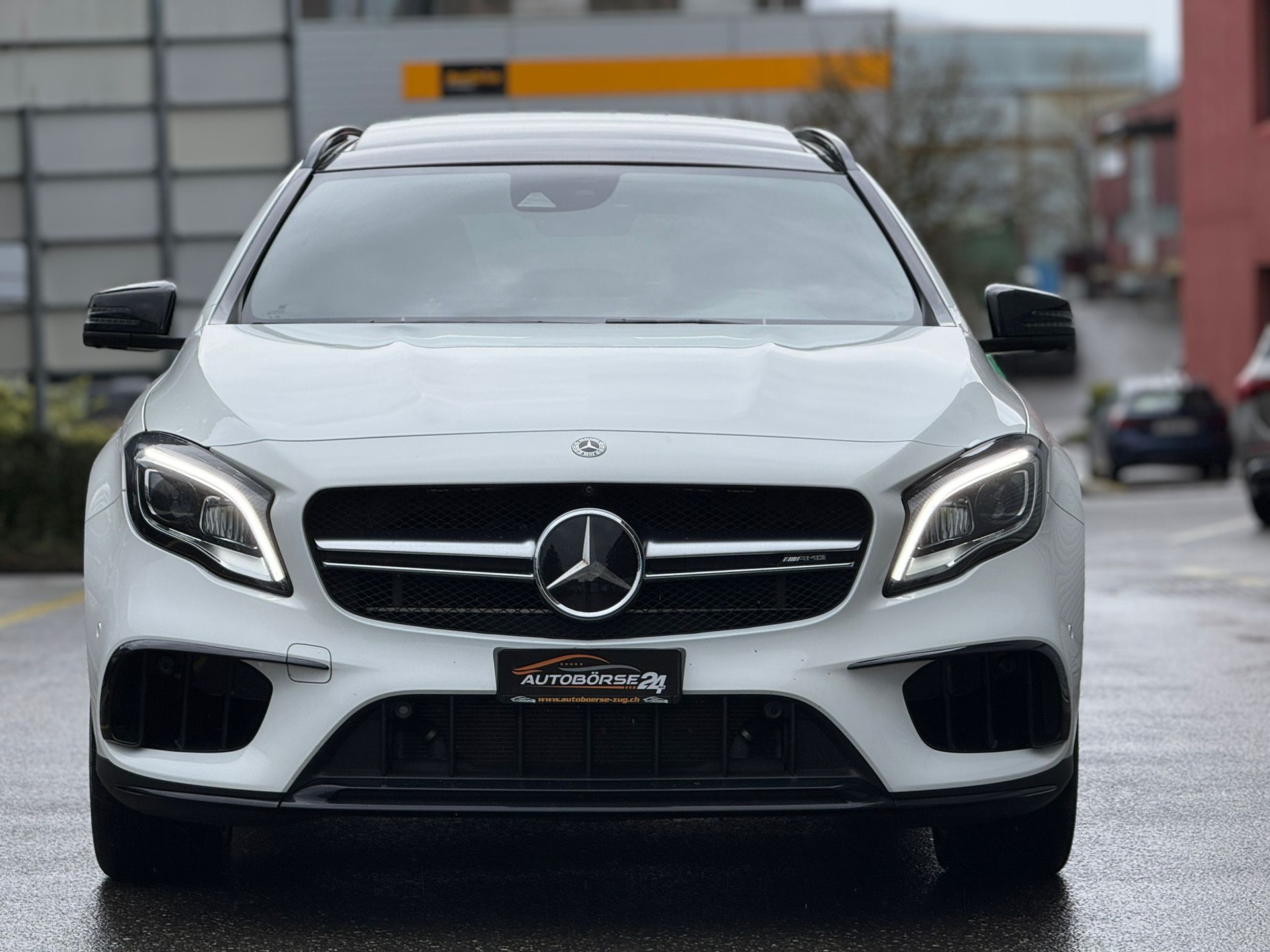 MERCEDES-BENZ GLA 45 AMG 4m-showroom-element-2