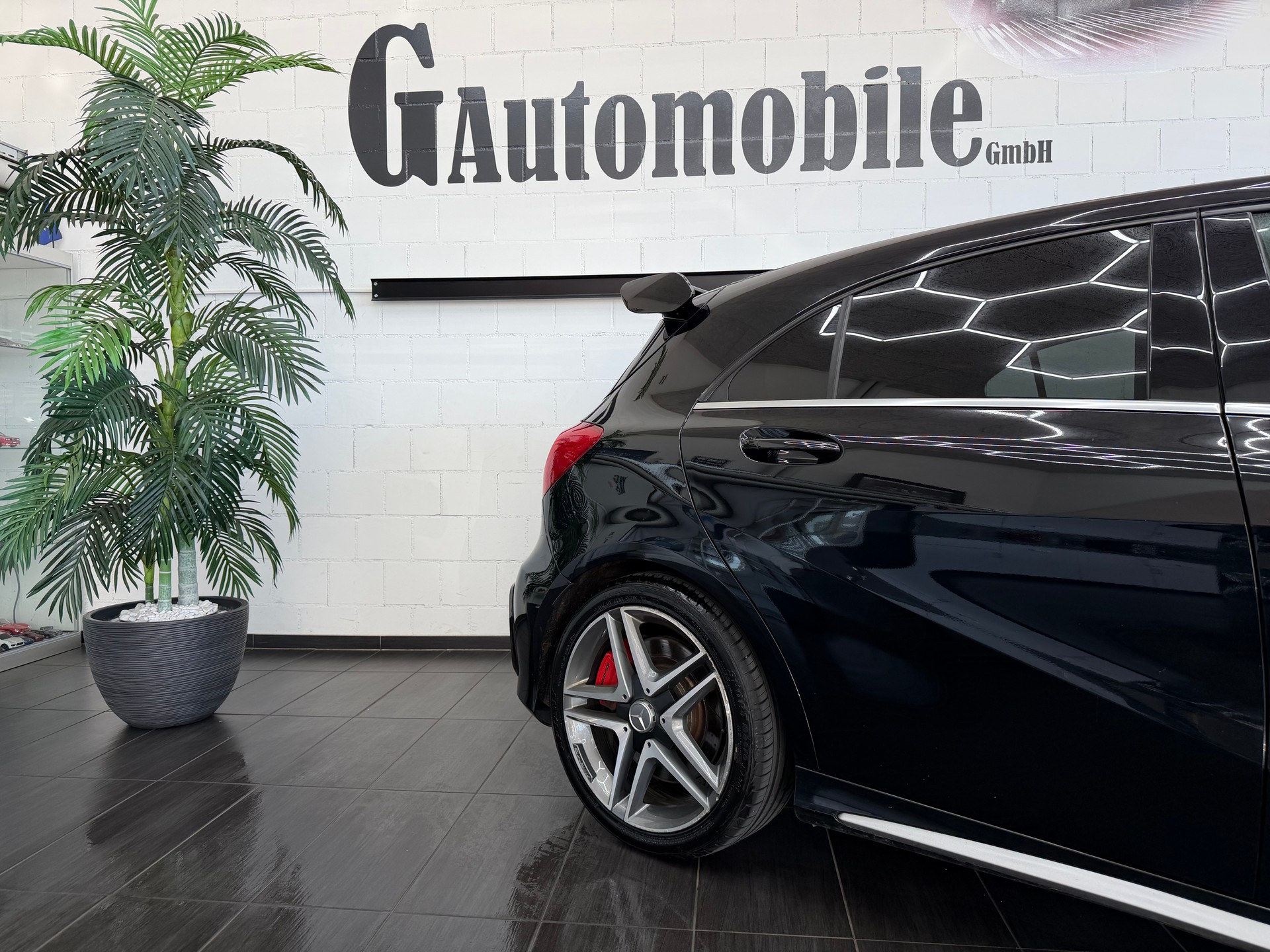 MERCEDES-BENZ A 45 AMG 4Matic Speedshift 7G-DCT⭐️-showroom-element-3